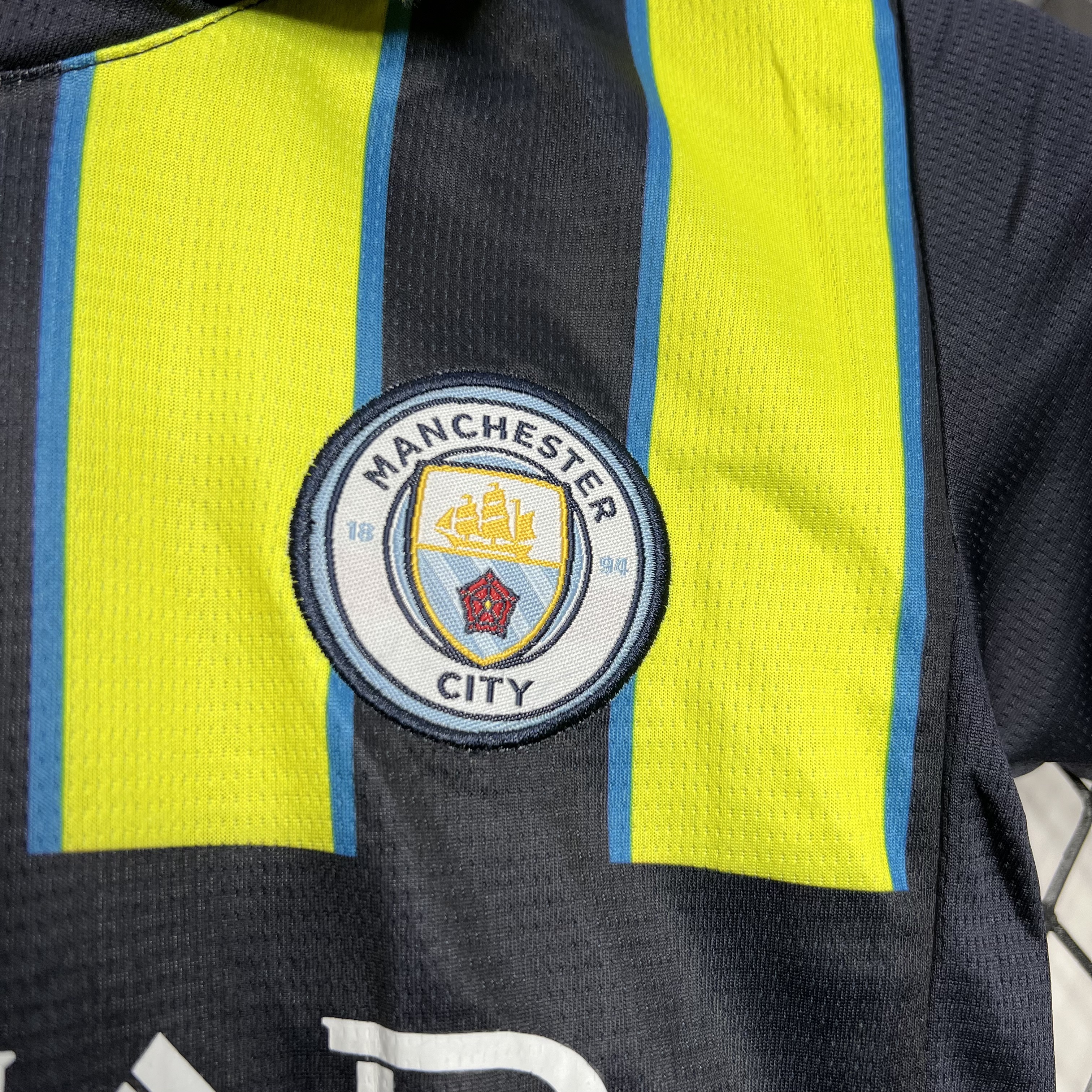 Manchester City 24-25 Away Kids Kit - SOCCERDEALSHOP
