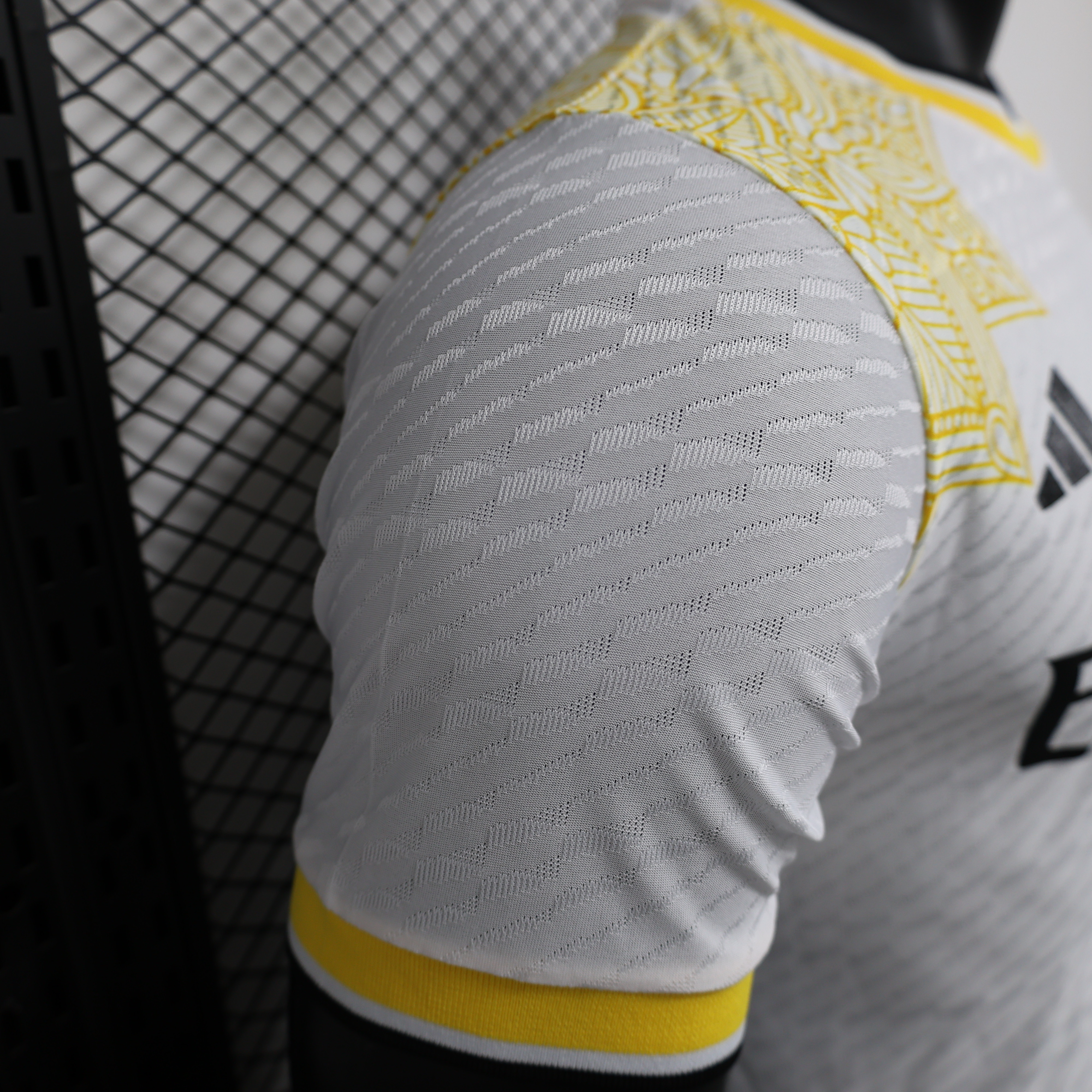 Real Madrid 24-25 Black Snake Special Edition White Jersey - Player Version - SOCCERDEALSHOP