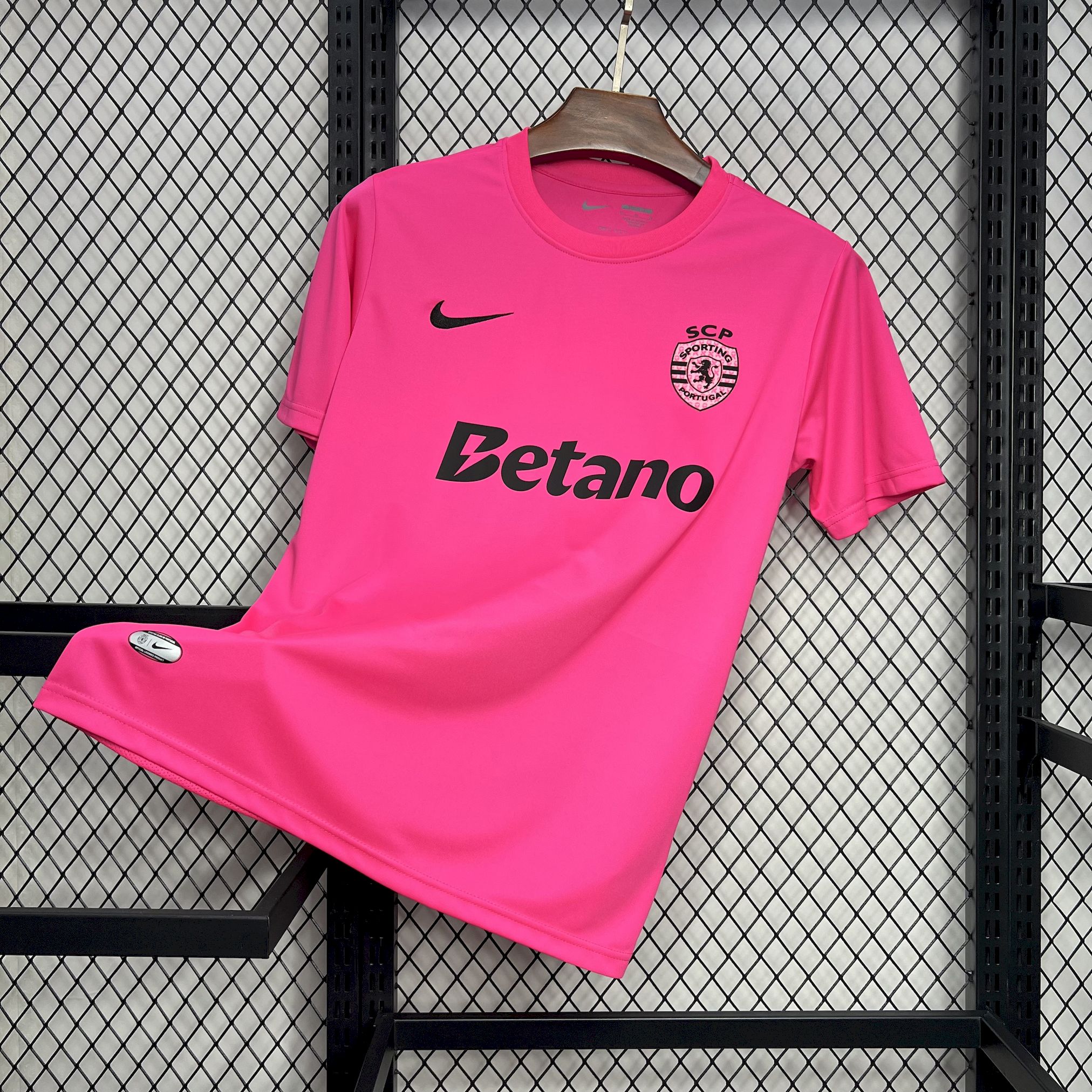 Sporting CP Portugal 24-25 Pink October Jersey - Fans Version - SOCCERDEALSHOP