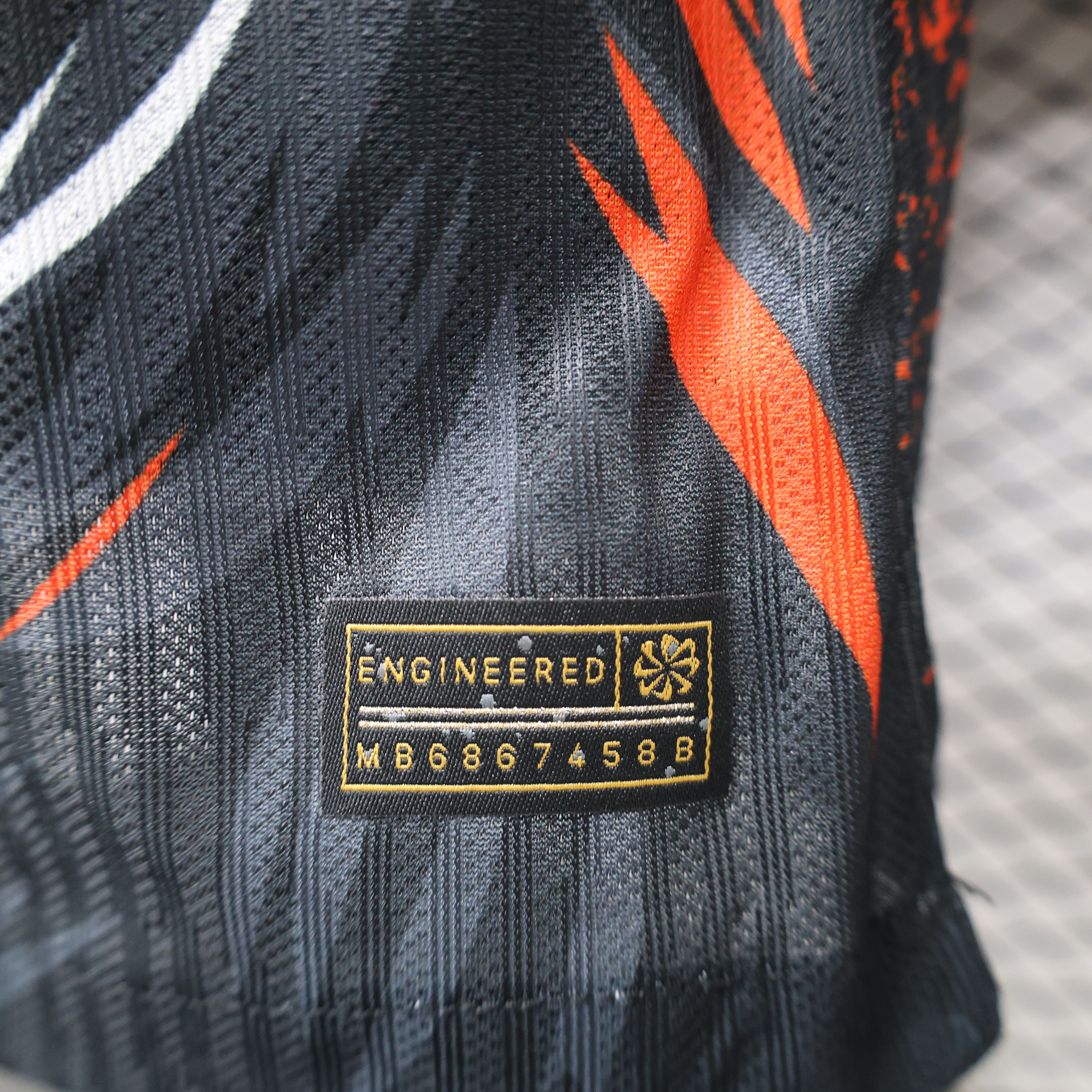 Liver.pool 24-25 Red and Black Liver Bird Jersey - Player Version - SOCCERDEALSHOP