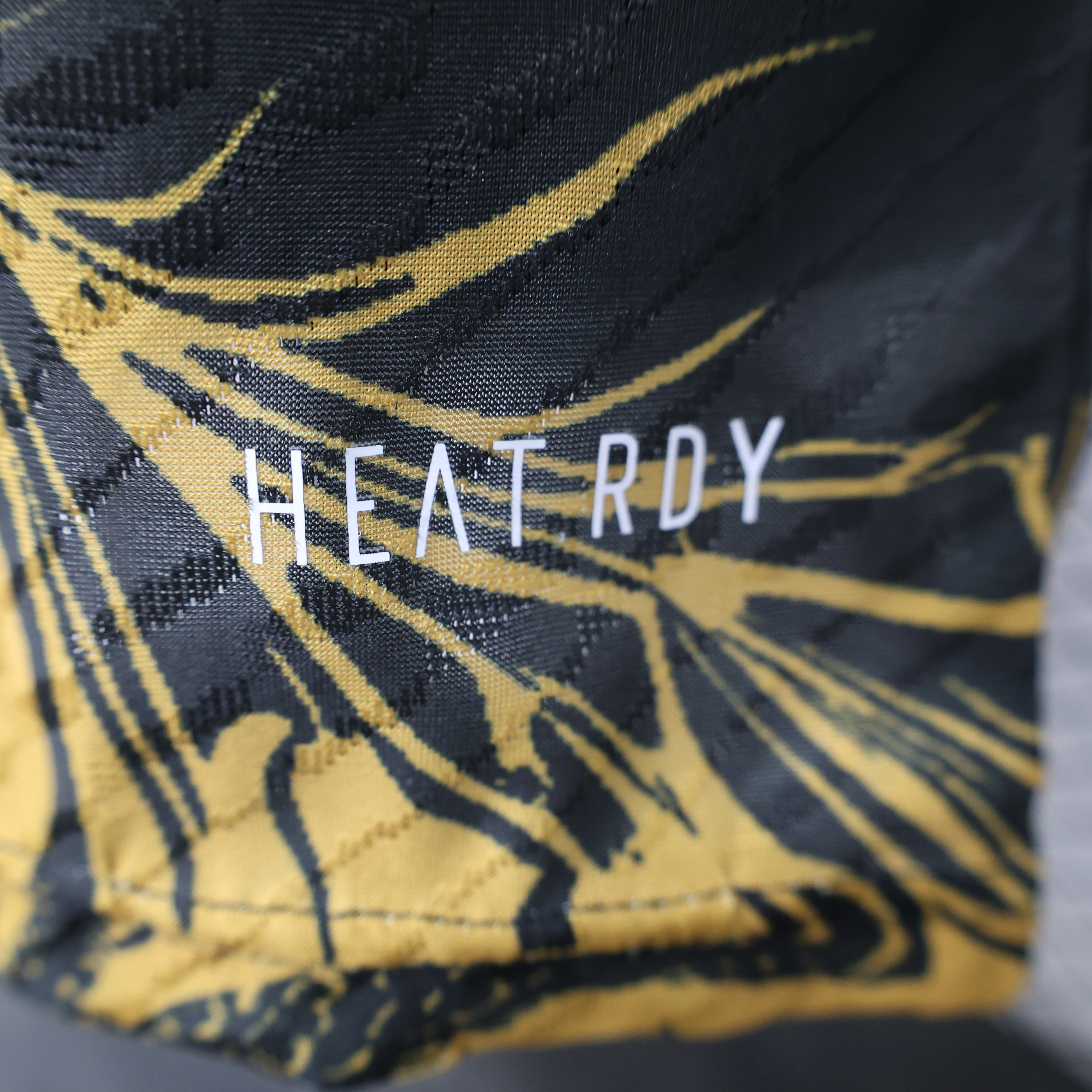 Real Madrid 24-25 Gold Dragon Special Edition Black Jersey - Player Version - SOCCERDEALSHOP