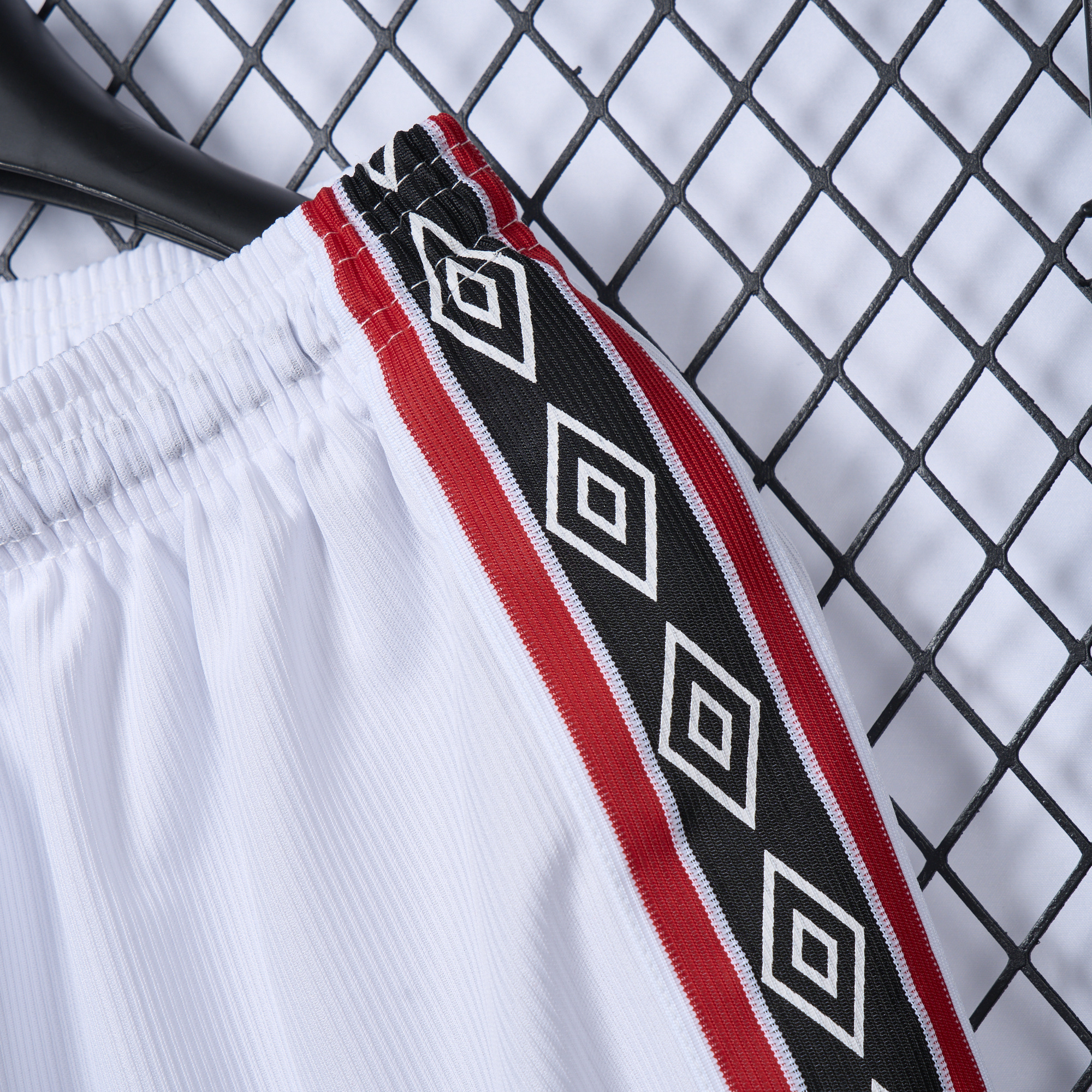 Manchester United Retro 1998-99 Home Shorts - SOCCERDEALSHOP