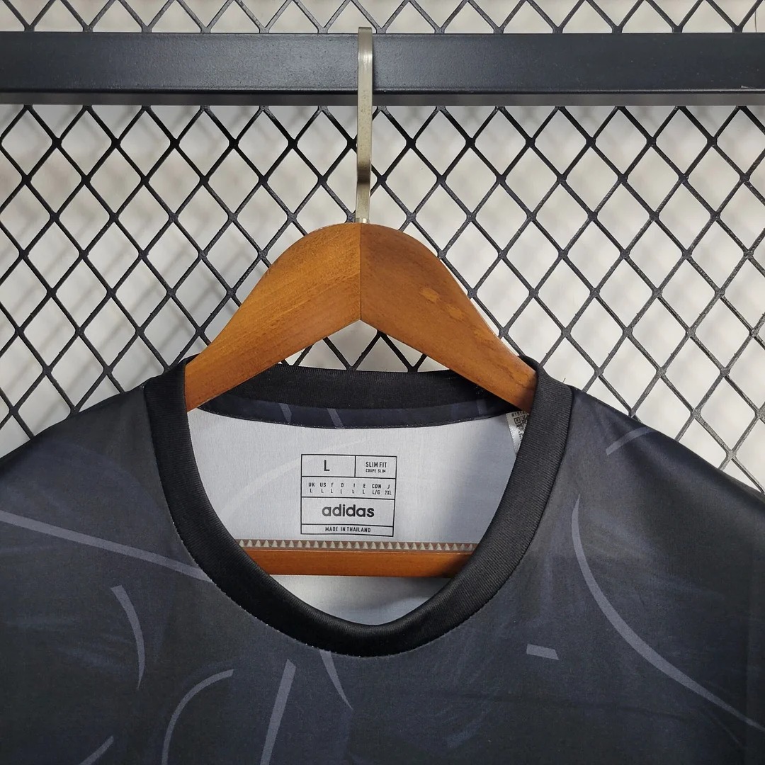 Newcastle United 24-25 Black Pre-Match Training Jersey - Fans Version - SOCCERDEALSHOP