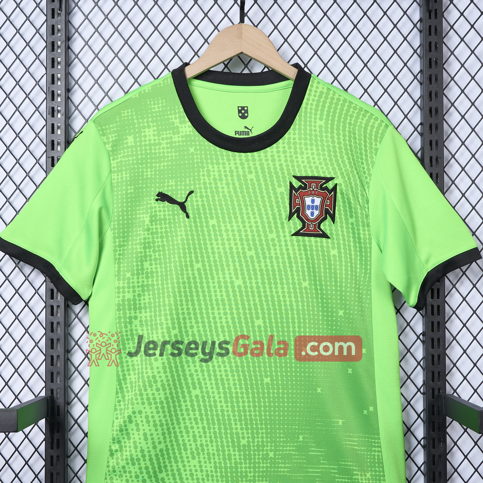 Portugal 2025-26 Green Goalkeeper Jersey - Fans Version - SOCCERDEALSHOP