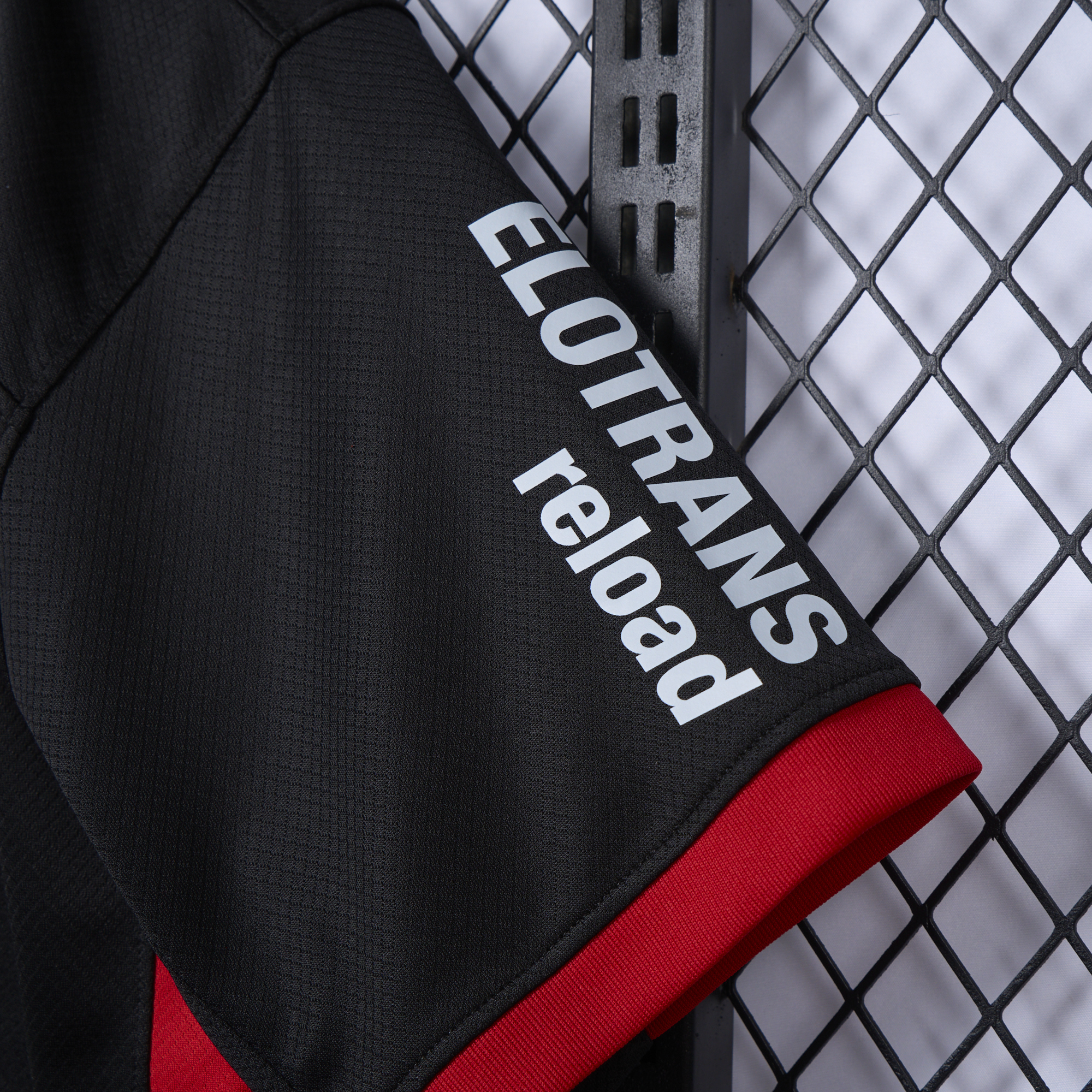 Frankfurt 24-25 Away Jersey - Fans Version - SOCCERDEALSHOP