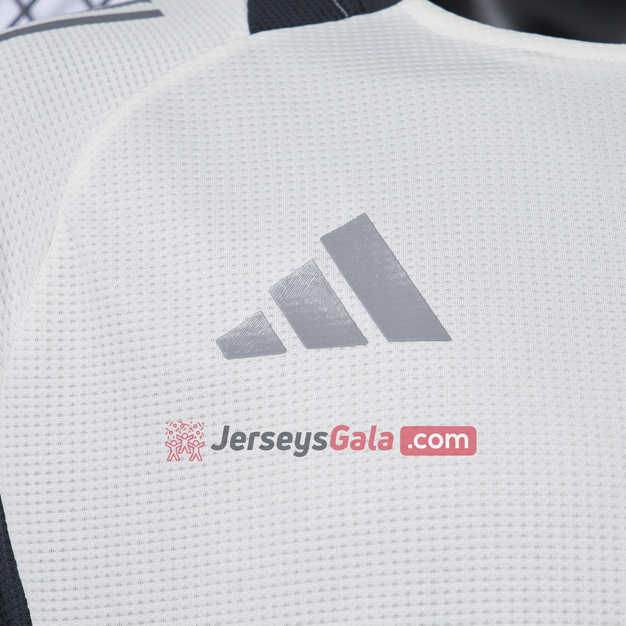 Real Madrid 24-25 White Training Jersey - Player Version - SOCCERDEALSHOP