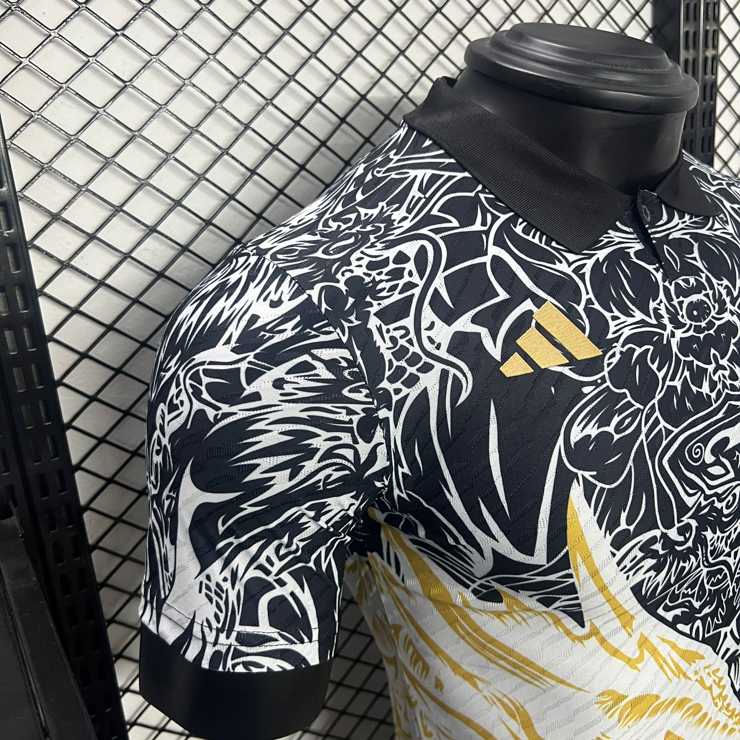 Real Madrid 24-25 White Dragon Special Edition Black Jersey - Player Version - SOCCERDEALSHOP