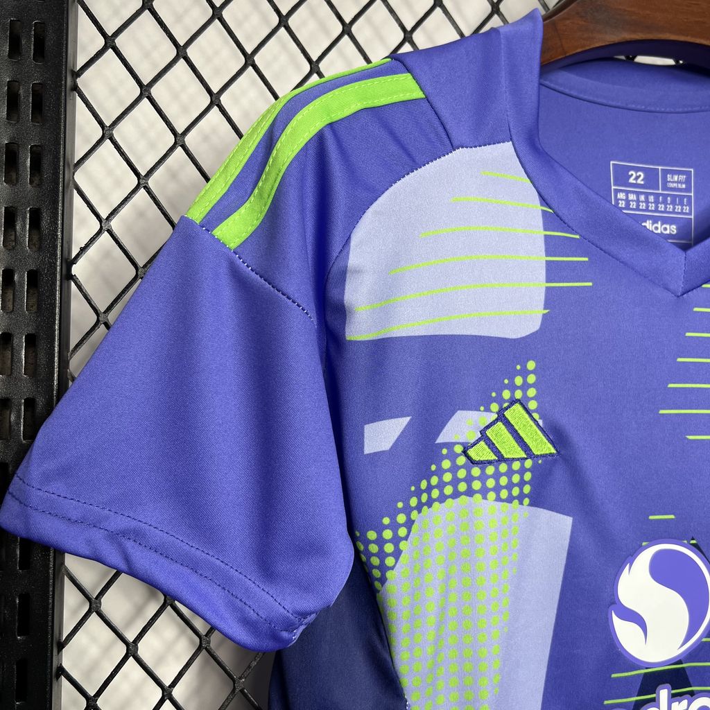 Manchester United 24-25 Purple Goalkeeper Kids Kit - SOCCERDEALSHOP