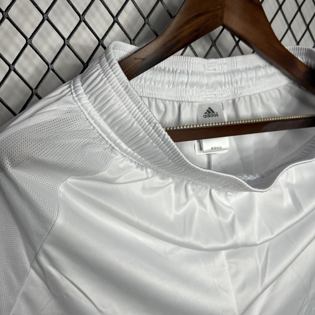 Real Madrid 24-25 Home Shorts - Fans Version - SOCCERDEALSHOP