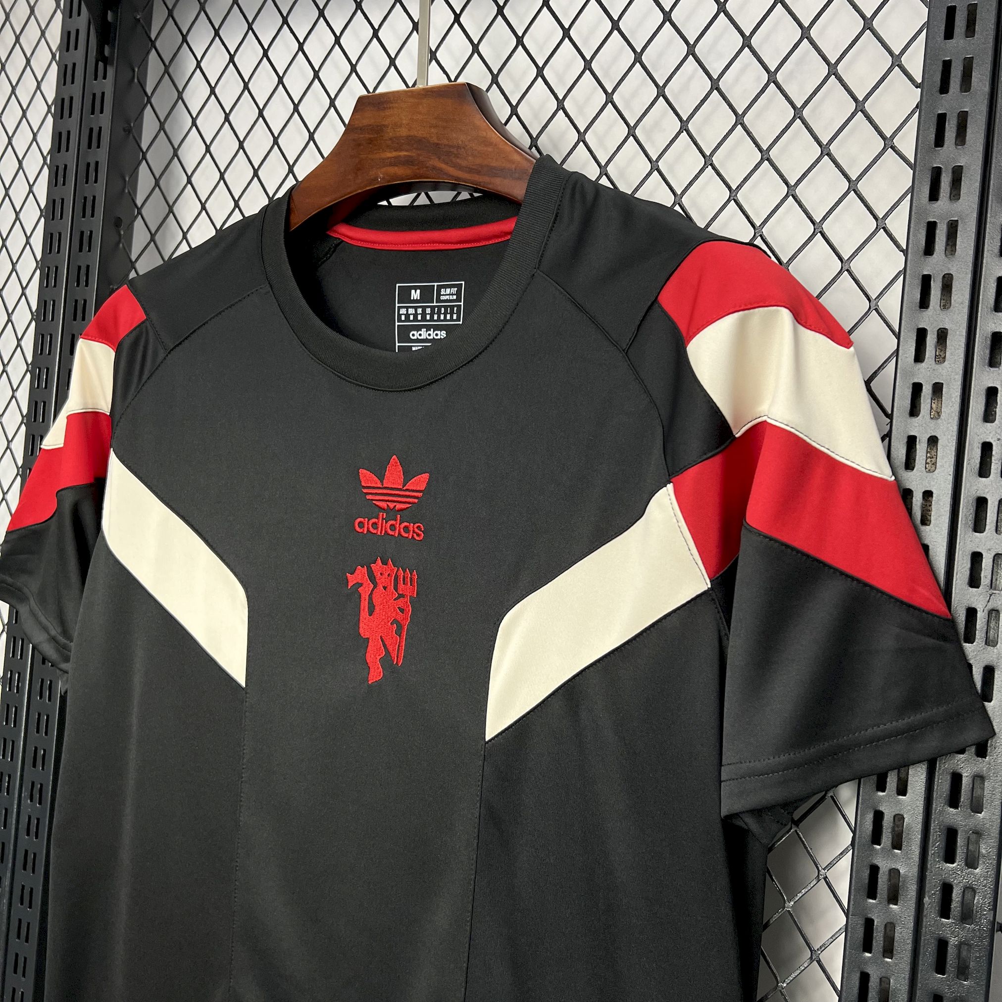 Manchester United 24-25 Retro Originals Black T-Shirt - SOCCERDEALSHOP