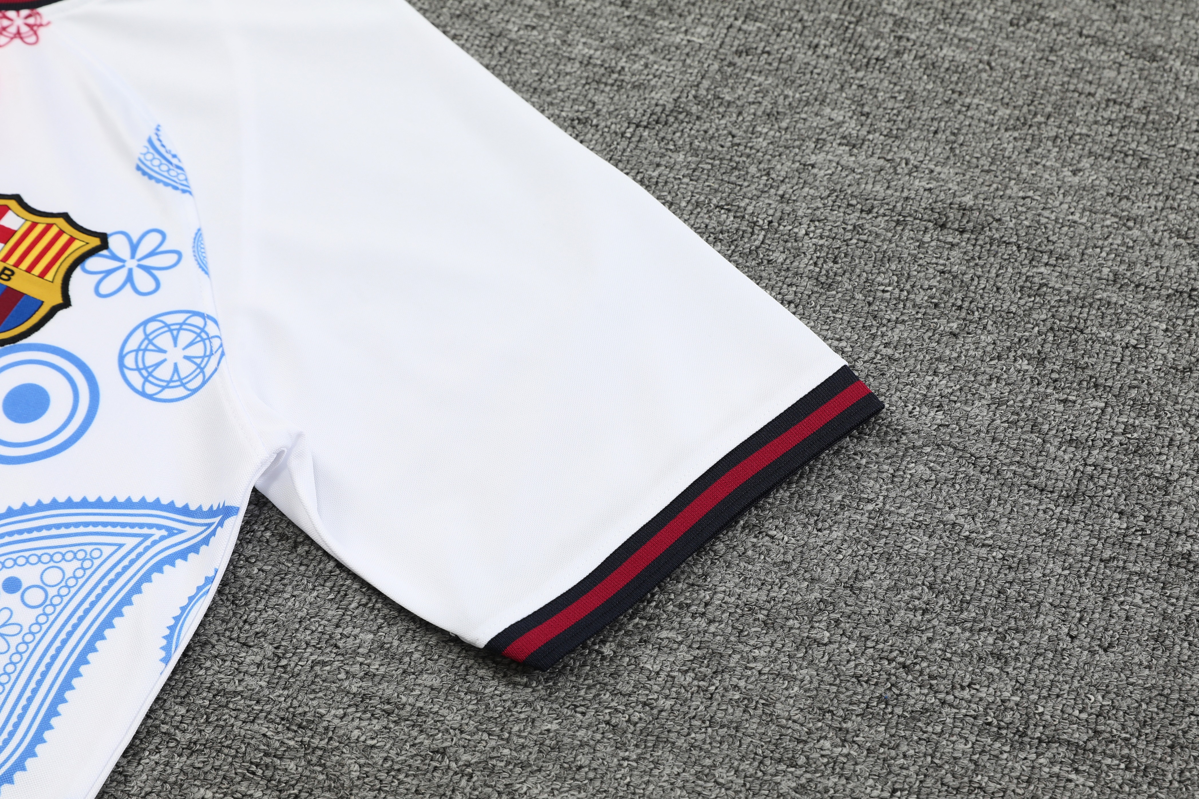 B.A.R.S.A 24-25 Short-Sleeve Training Set - White with Pattern - SOCCERDEALSHOP