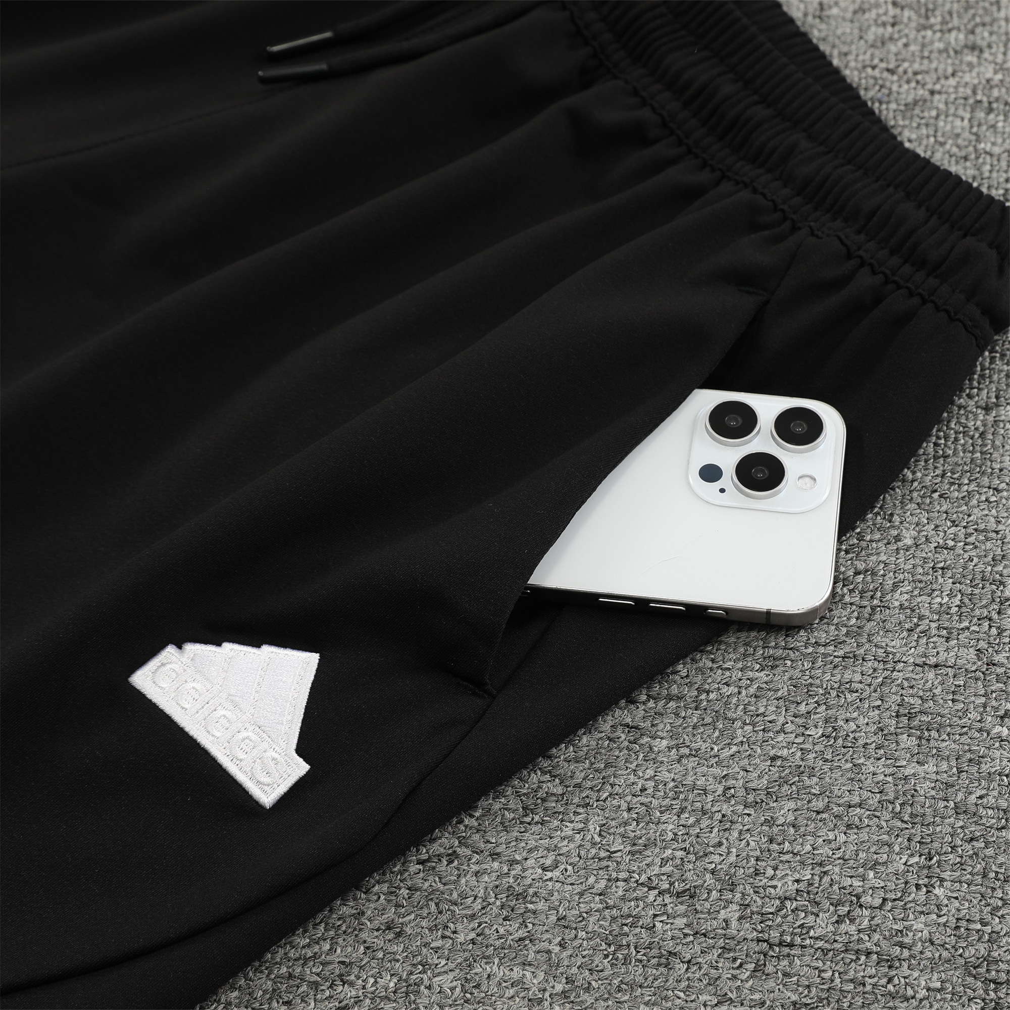 Manchester United 24-25 Short-Sleeve Training Set - Deep Green Top & Grey Shorts - SOCCERDEALSHOP