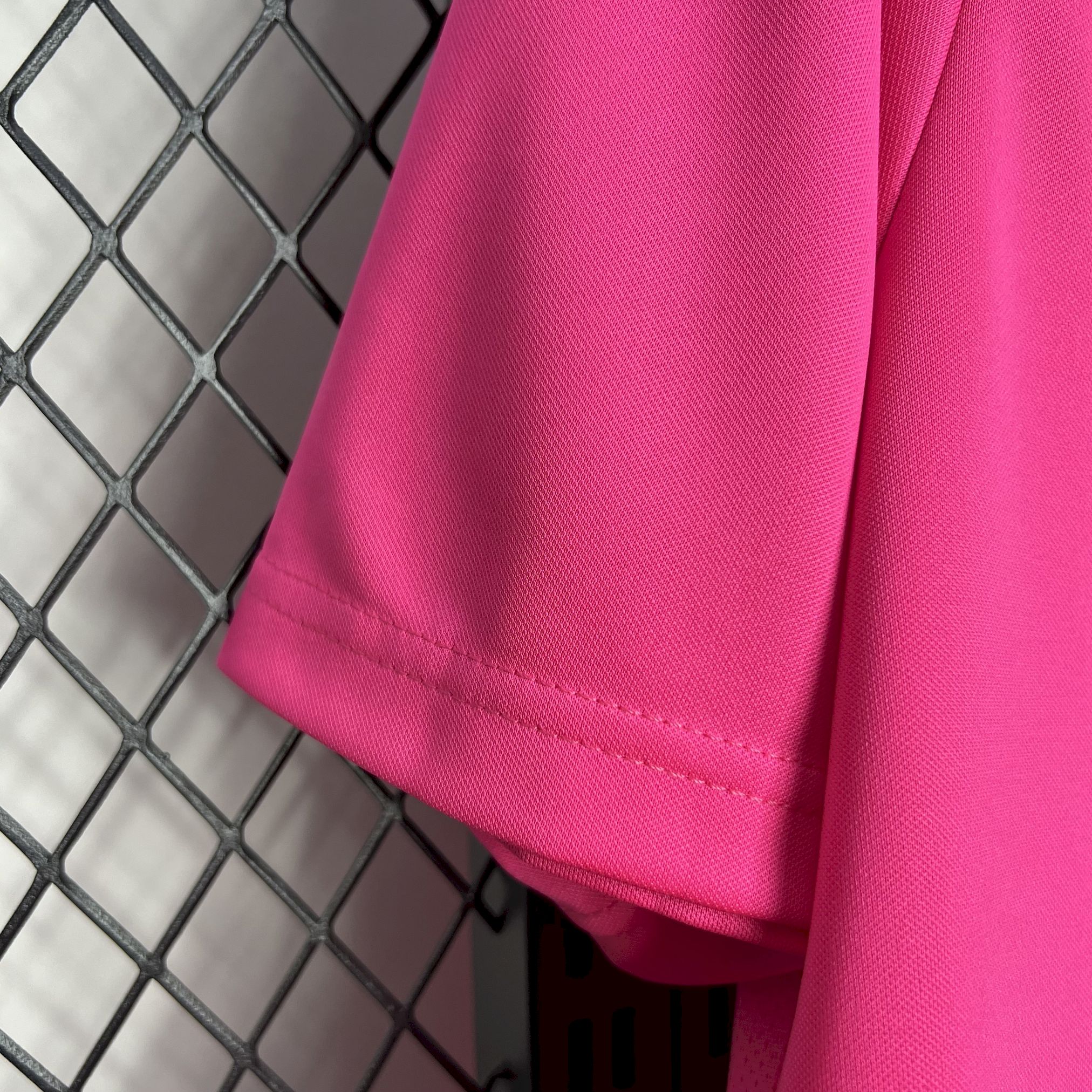 Sporting CP Portugal 24-25 Pink October Jersey - Fans Version - SOCCERDEALSHOP