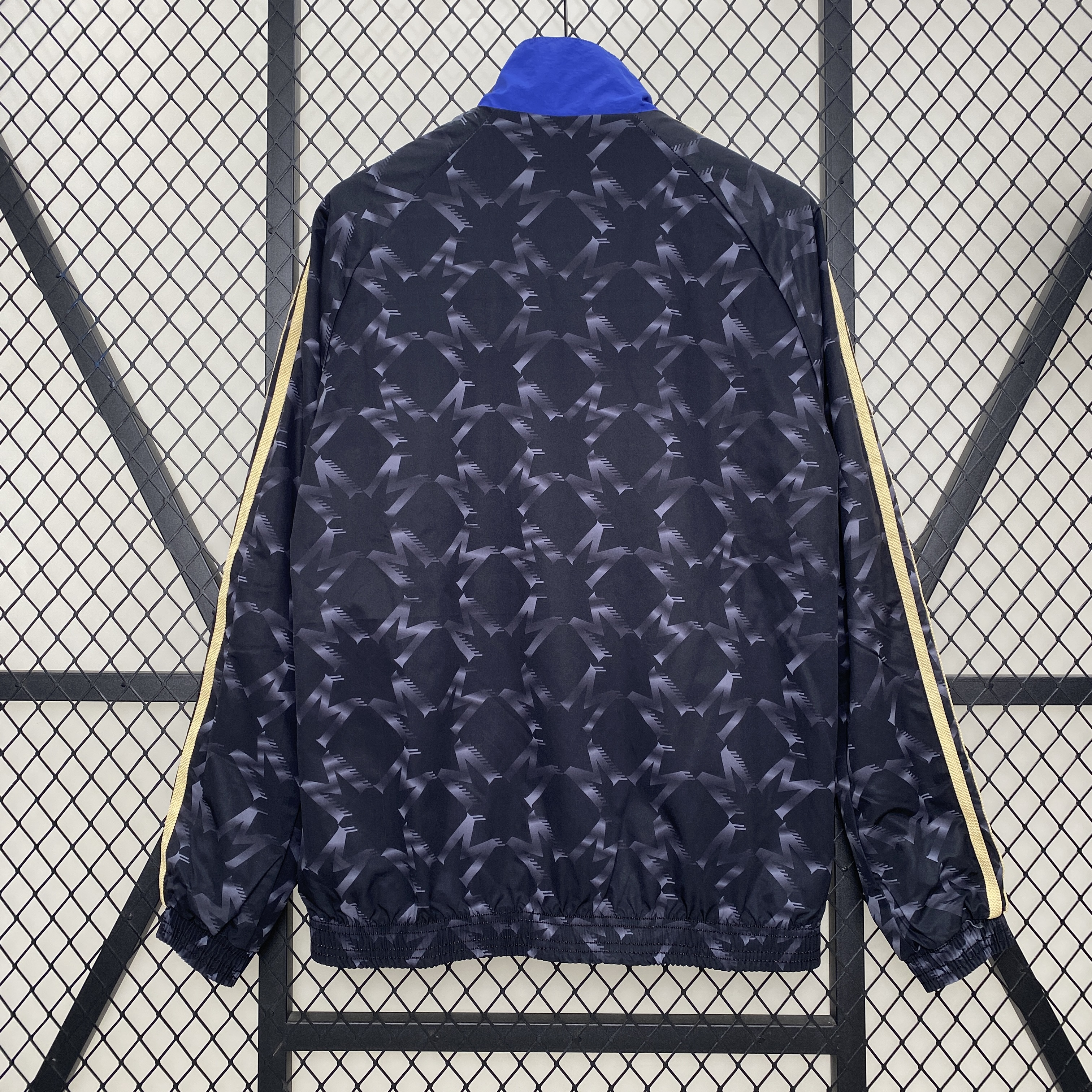 Manchester United 24-25 Double Sided Reversible Windbreaker - Home & Away Jersey Style - SOCCERDEALSHOP