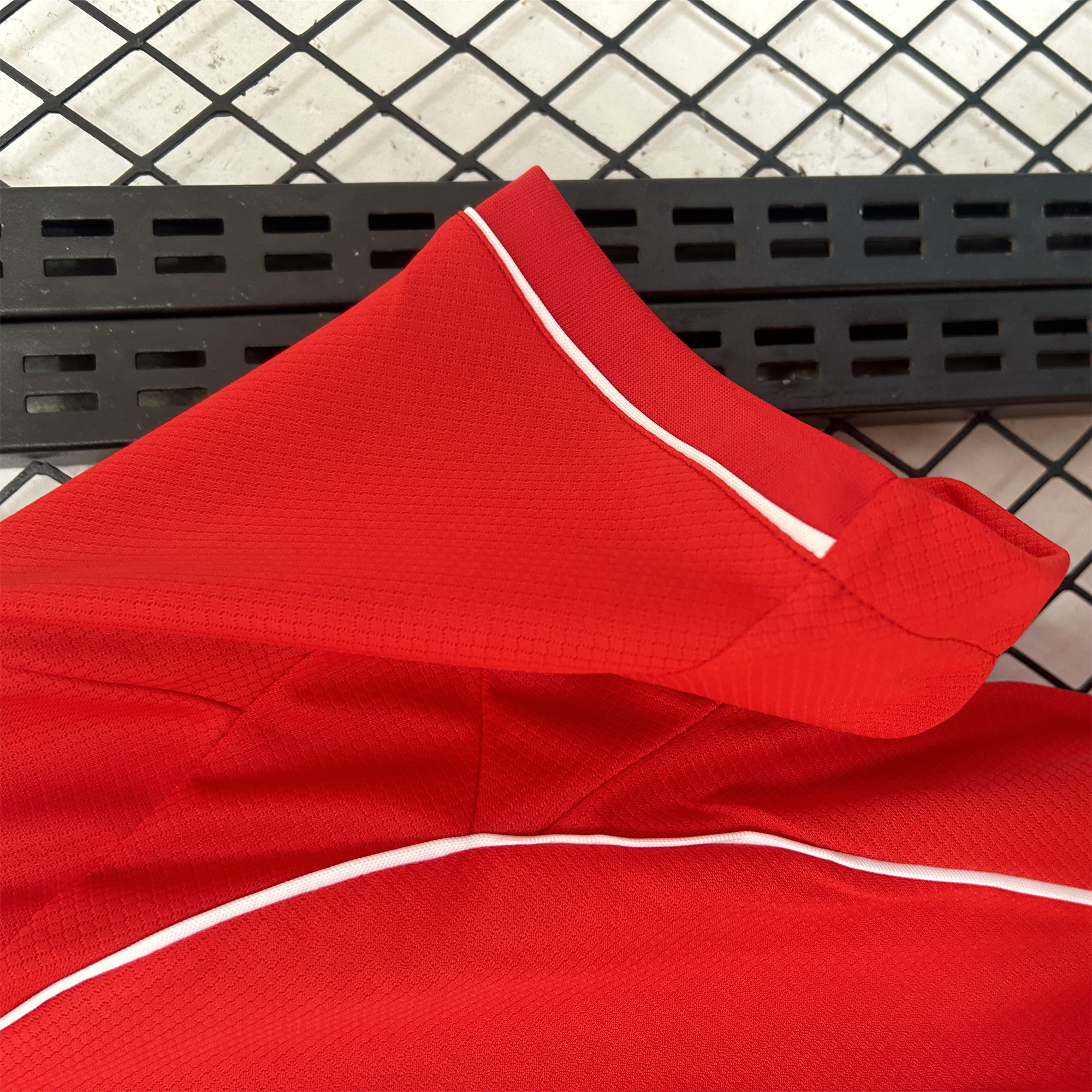 Liver.pool 25-26 Home Jersey (Informal-release Version) - Fans Version - SOCCERDEALSHOP