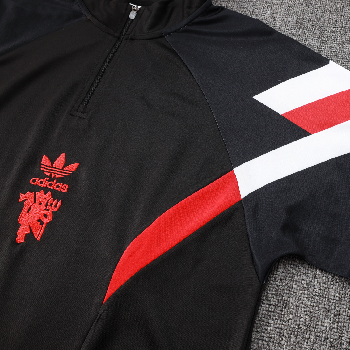 Manchester United 24-25 Originals LFSTLR Long Sleeve Training Set - Black - SOCCERDEALSHOP