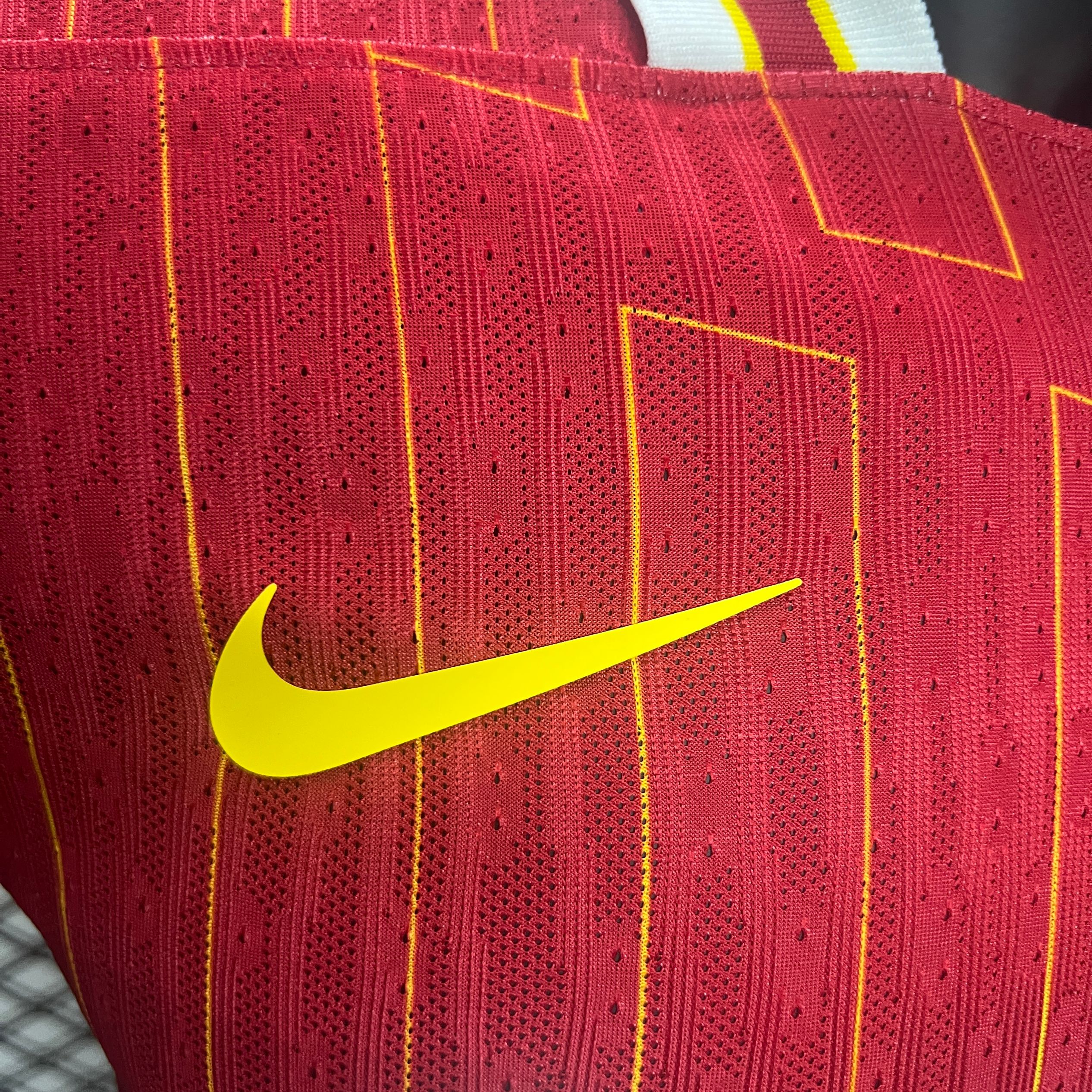 Liver.pool 24-25 Home Stadium Jersey - Player Version - SOCCERDEALSHOP