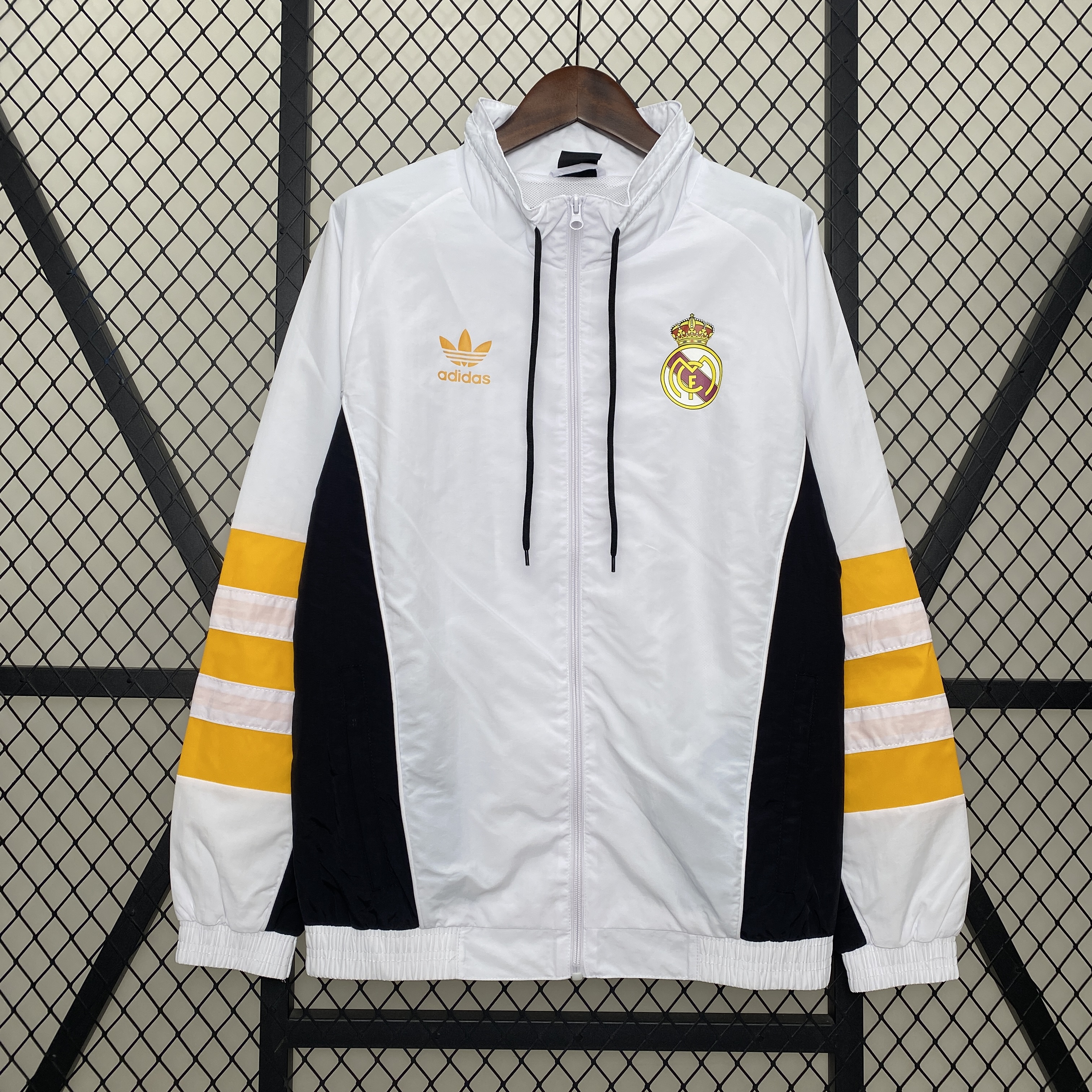 Real Madrid 24-25 Throwback Windbreaker Jacket - White & Orange - SOCCERDEALSHOP