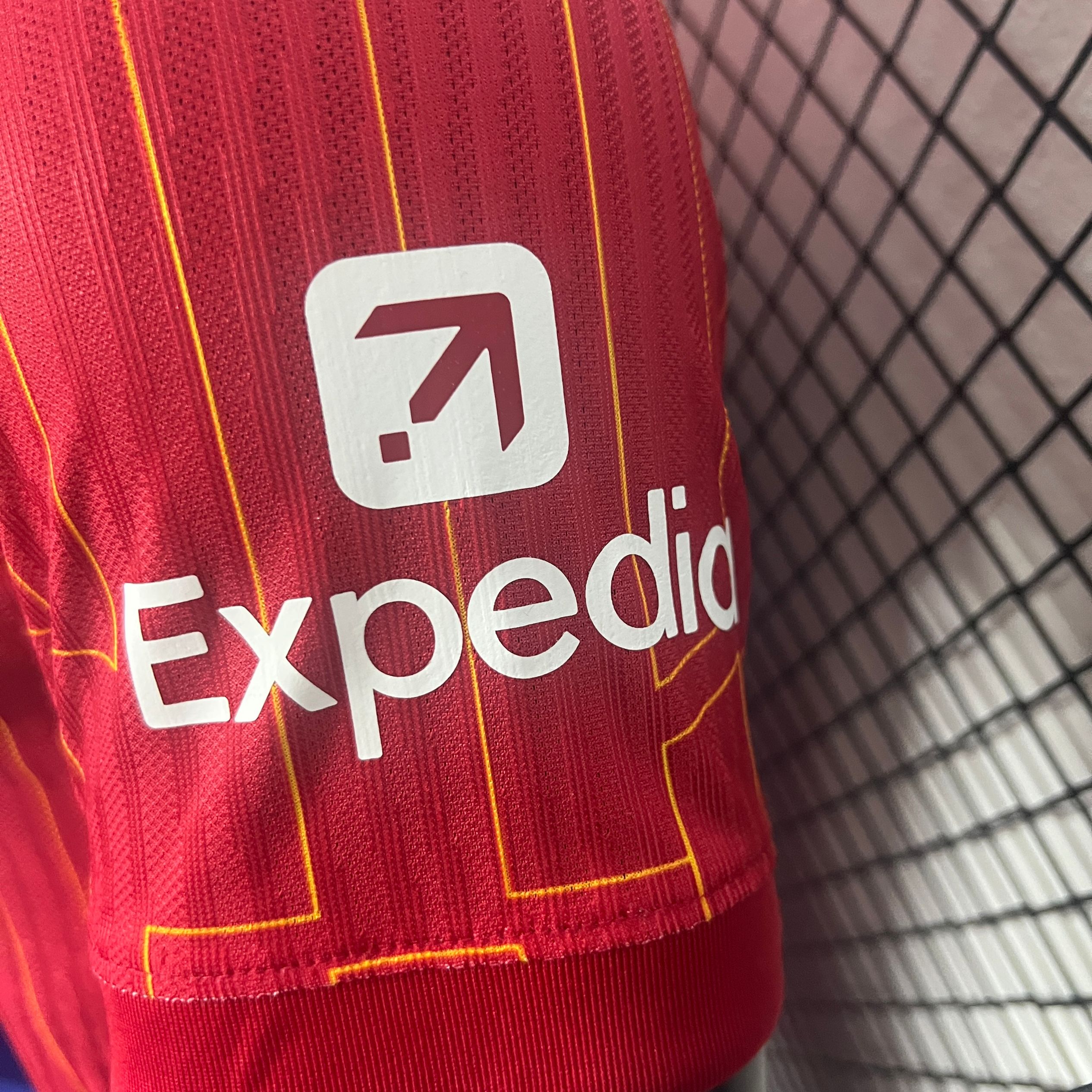 Liver.pool 24-25 Home Stadium Jersey - Player Version - SOCCERDEALSHOP