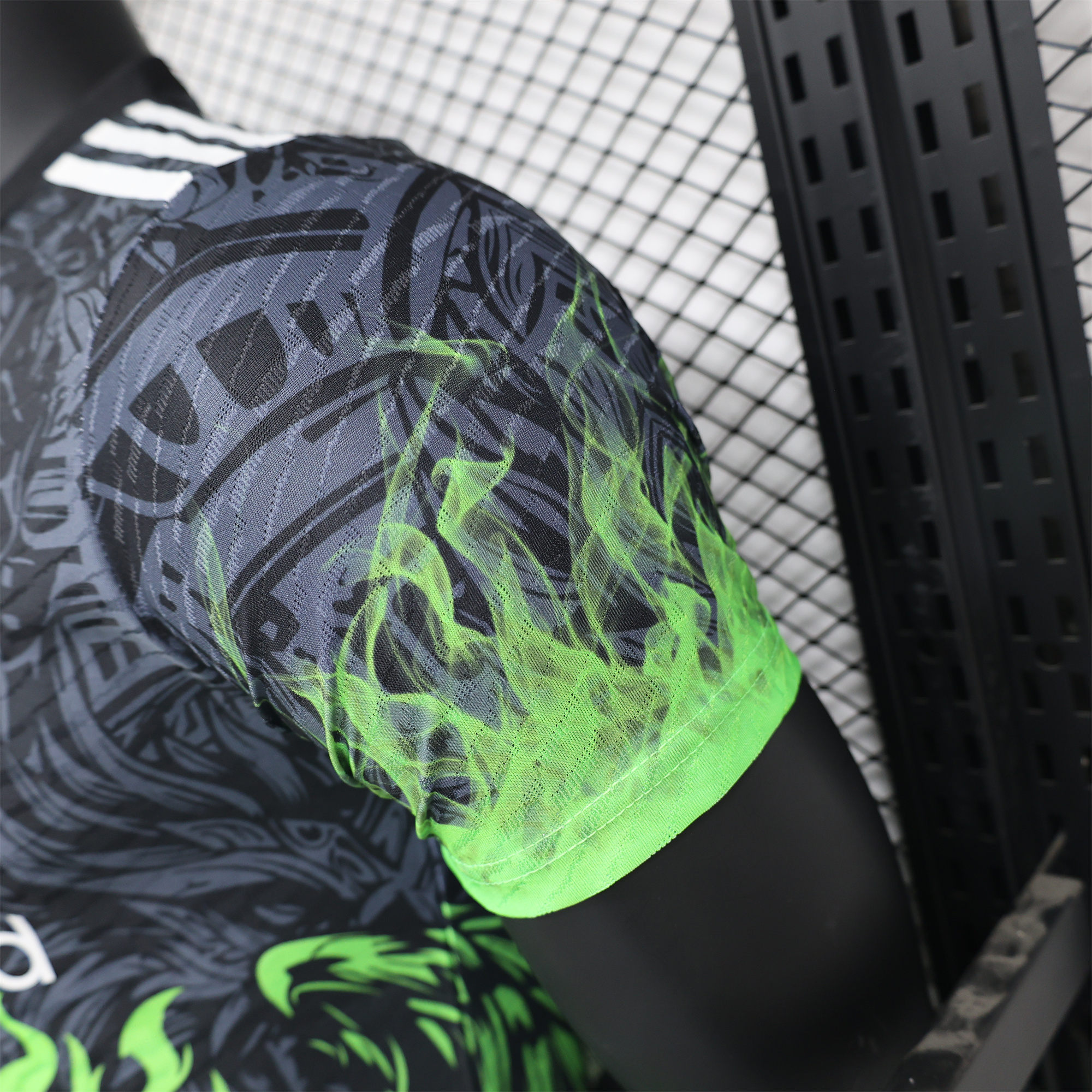 Liver.pool 24-25 Green Fire Phoenix Special Edition Jersey - Player Version - SOCCERDEALSHOP