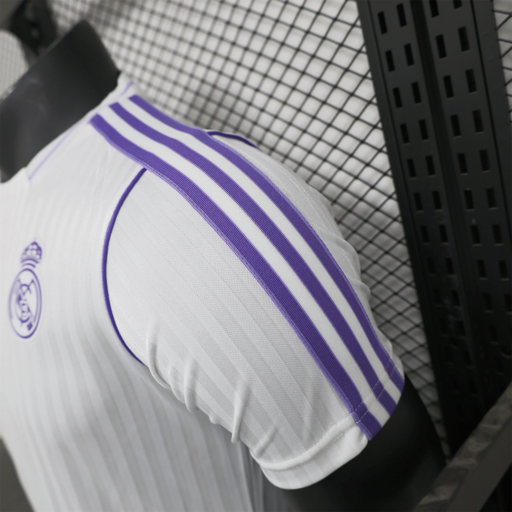 Real Madrid 2025 White Icon Retro Jersey - Player Version - SOCCERDEALSHOP