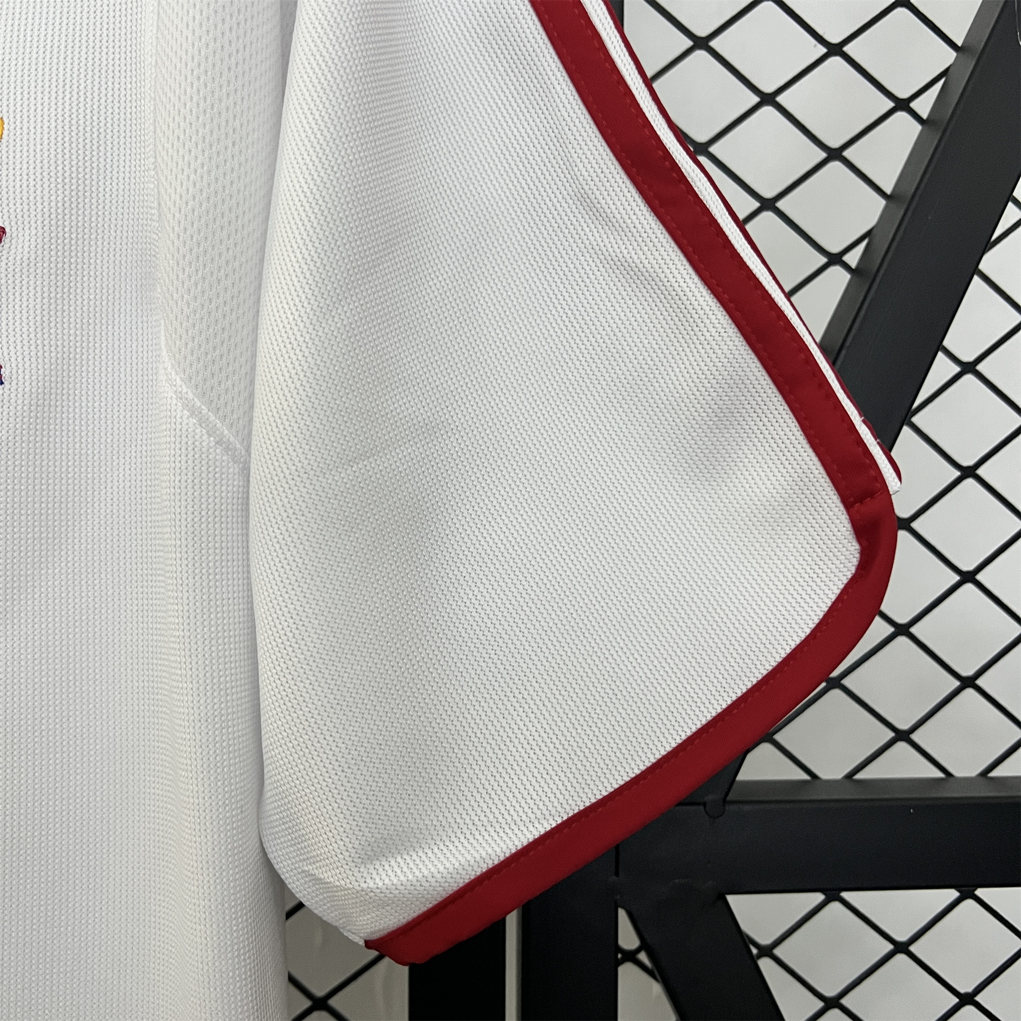 Retro Spain 2000 Away Jersey - SOCCERDEALSHOP