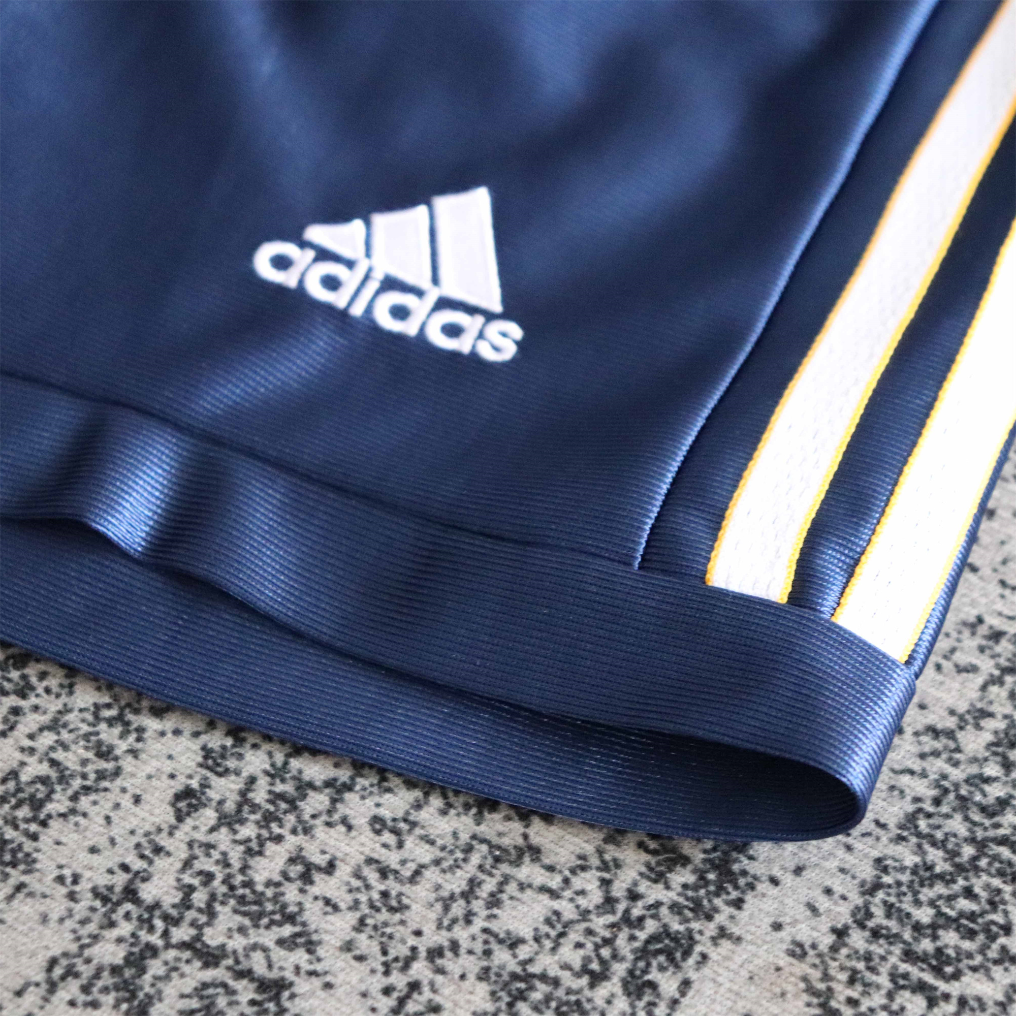 Retro Real Madrid 1998-00 Third Kids Kit - SOCCERDEALSHOP