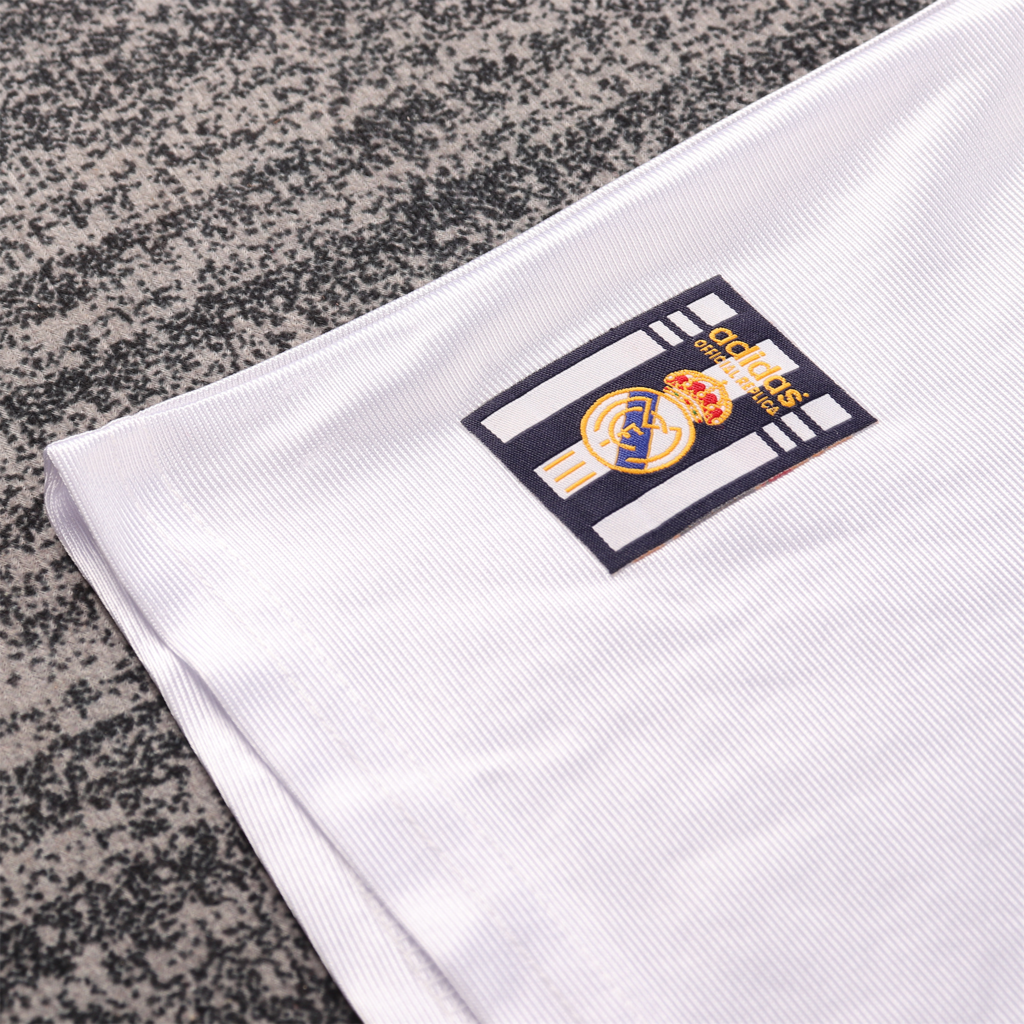 Retro Real Madrid 1998-00 Home Kids Kit - SOCCERDEALSHOP