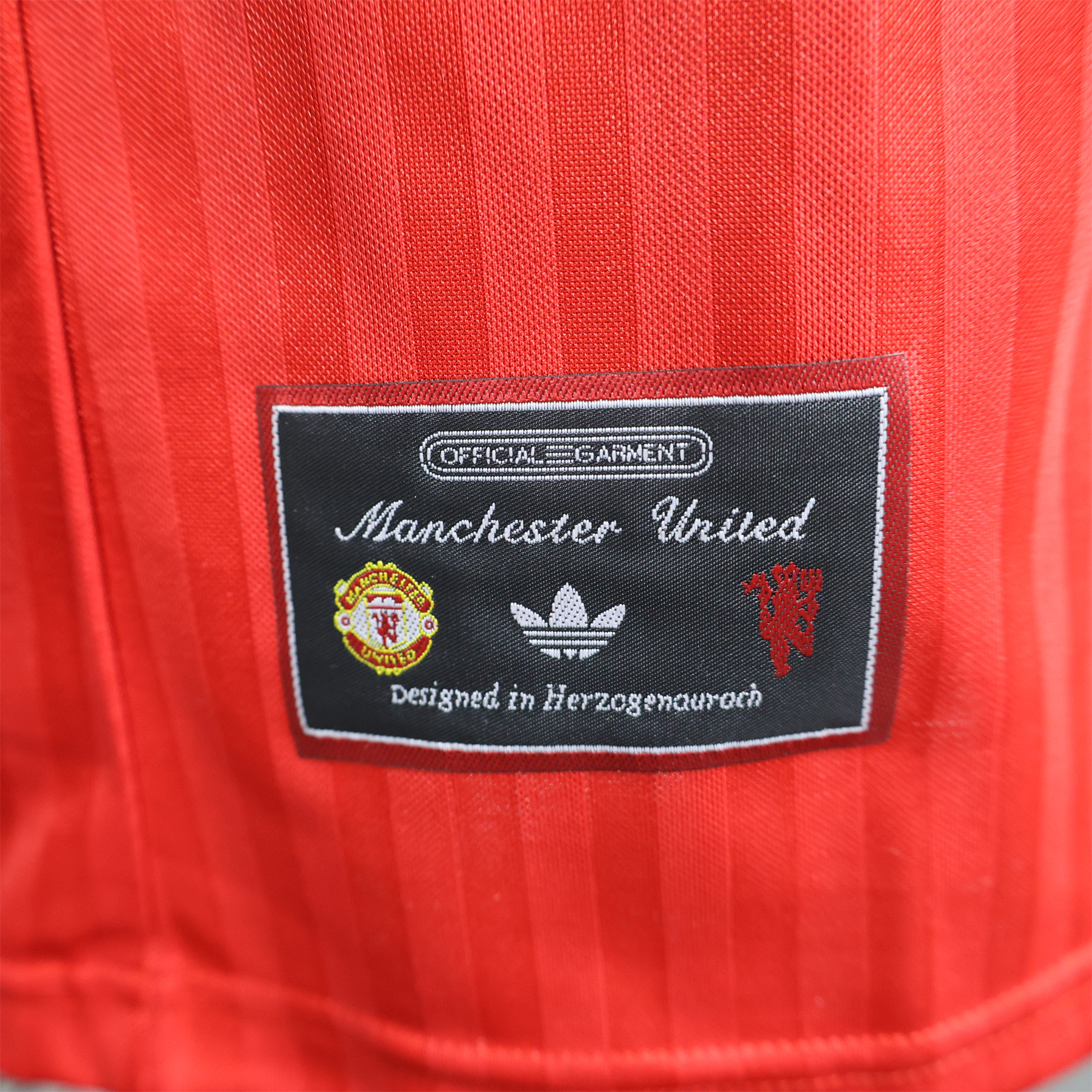 Manchester United 2025 Red Icon Retro Jersey - Player Version - SOCCERDEALSHOP