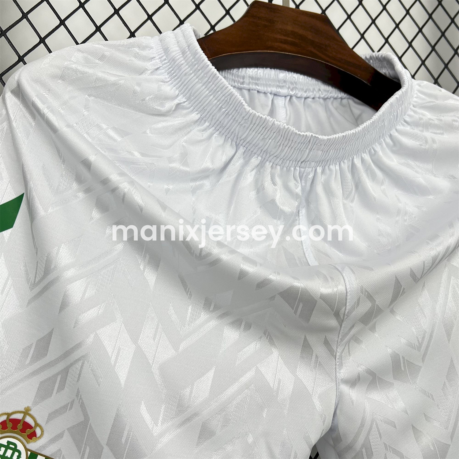 Real Betis 24-25 Home Shorts - Fans Version - SOCCERDEALSHOP