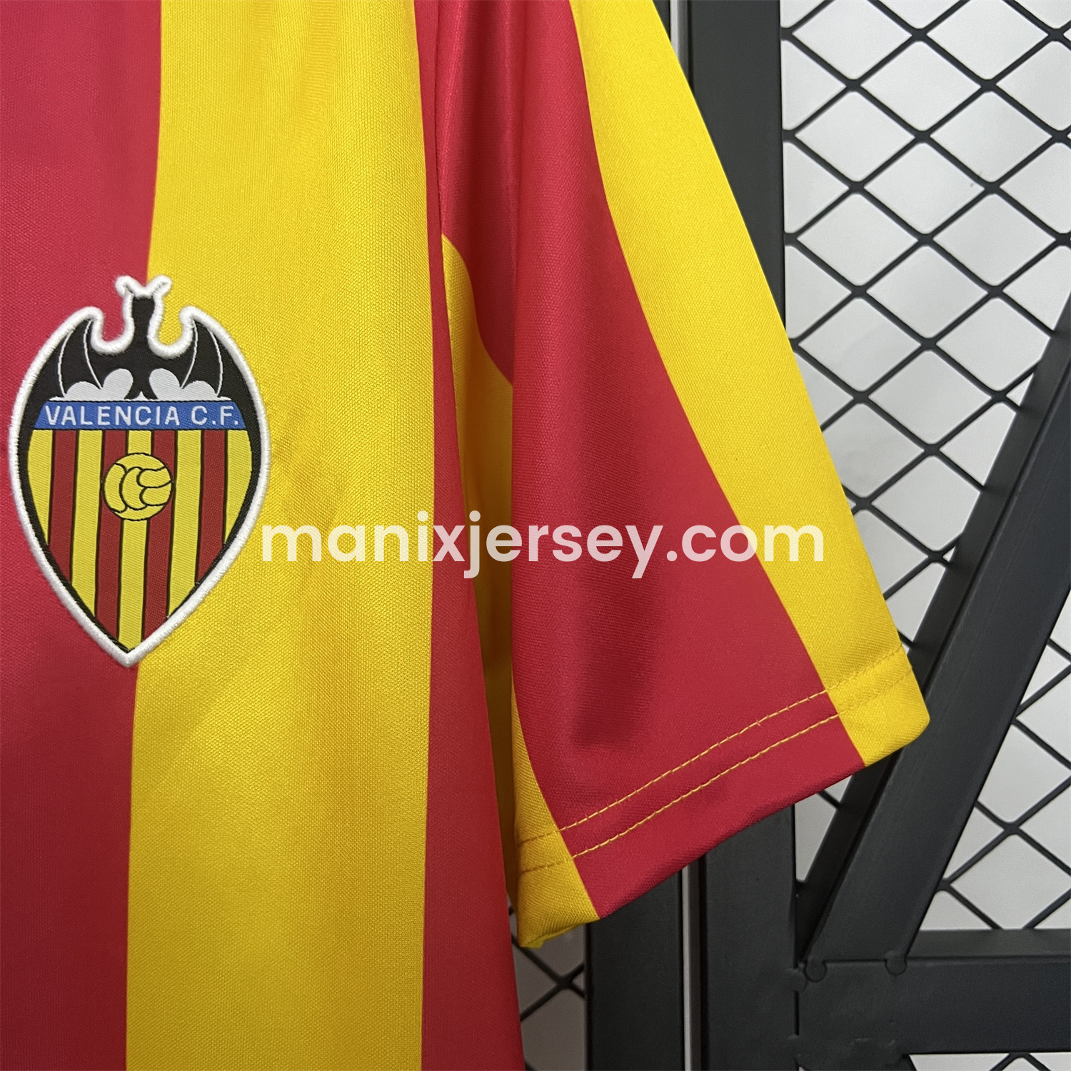 Retro Valencia 1980-82 Away Jersey - SOCCERDEALSHOP