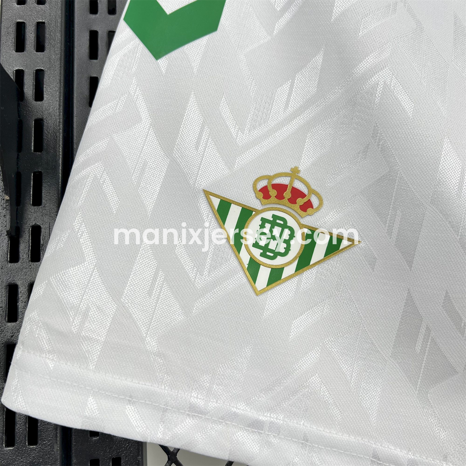 Real Betis 24-25 Home Shorts - Fans Version - SOCCERDEALSHOP