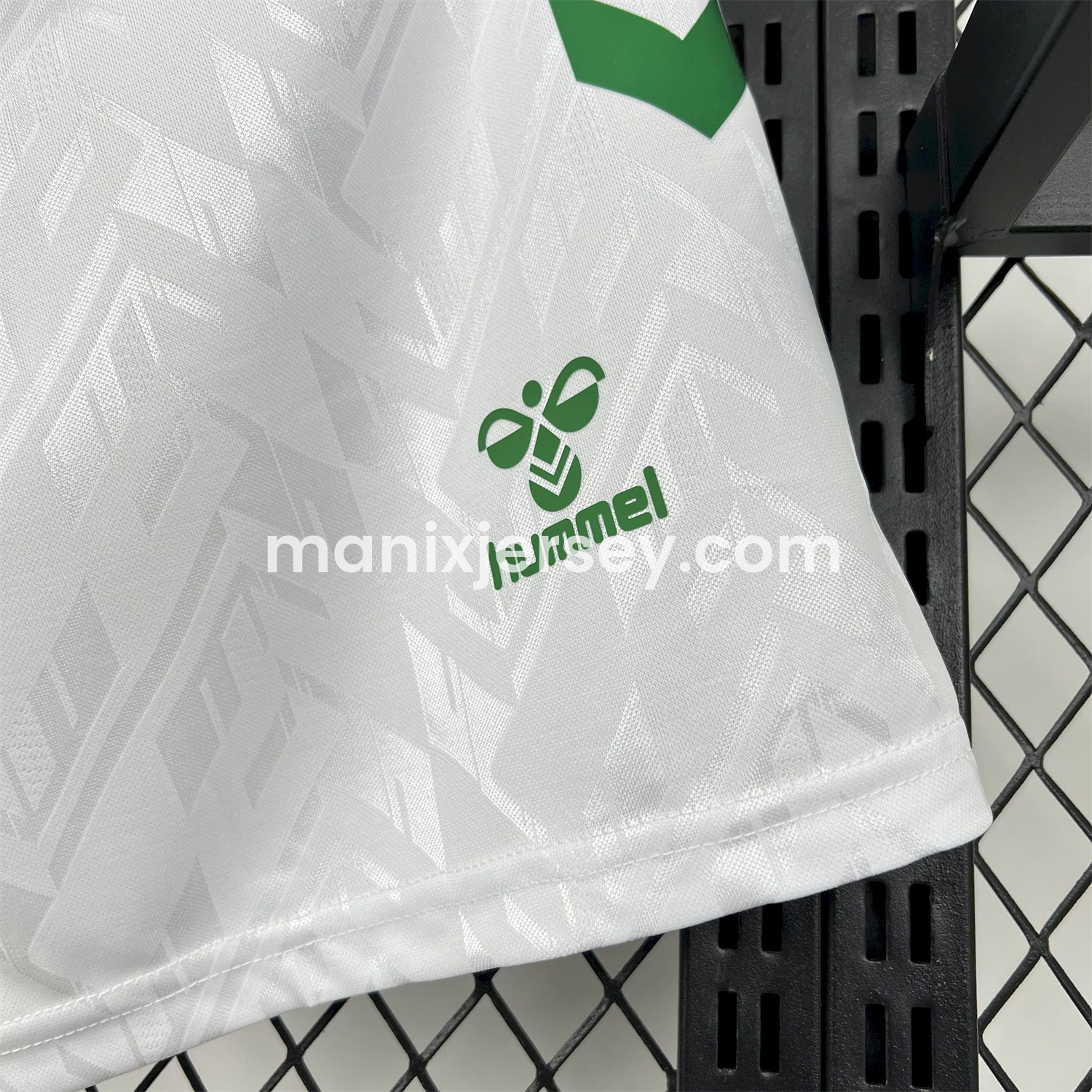 Real Betis 24-25 Home Shorts - Fans Version - SOCCERDEALSHOP