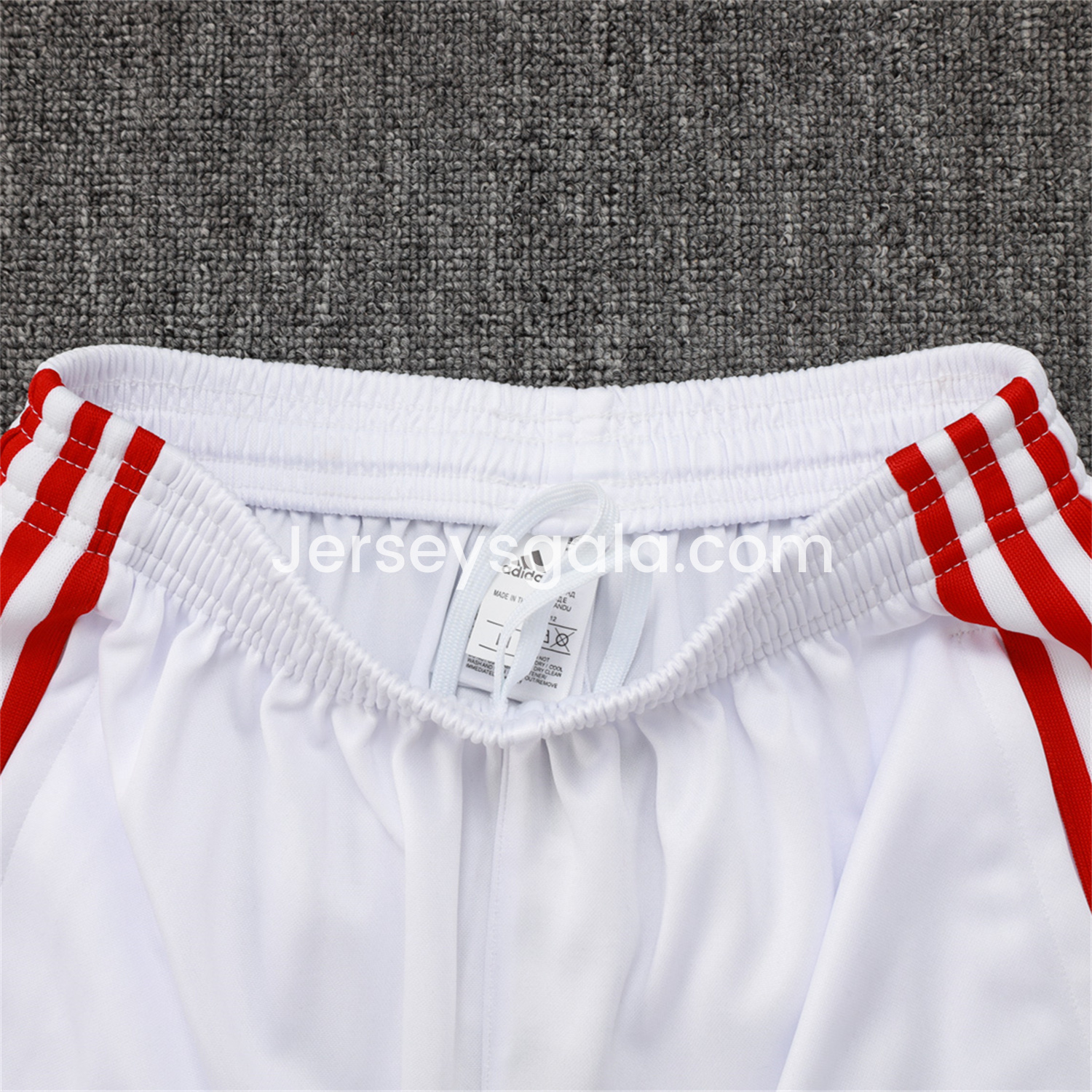 Bayern Munich 2025 125th Anniversary Vest Training Set - White Top and Shorts - SOCCERDEALSHOP