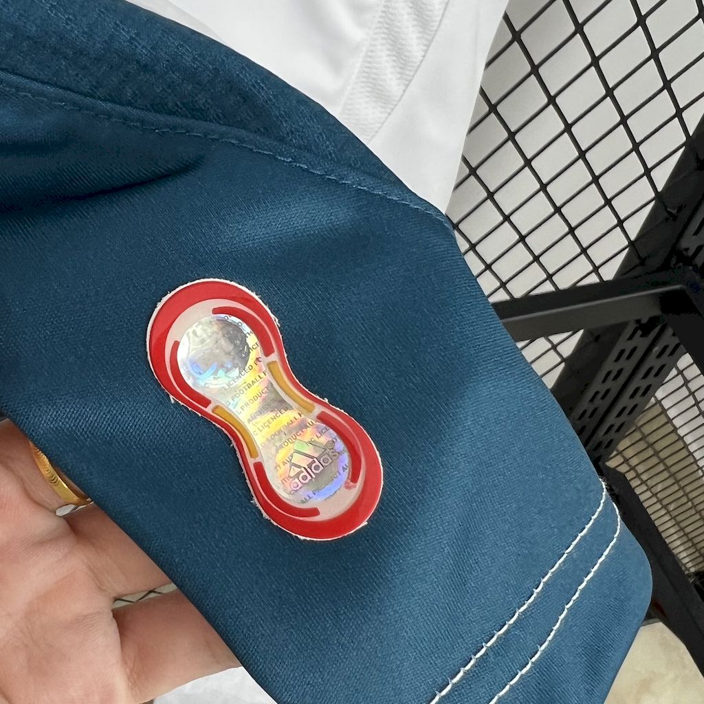 Retro Liver.pool 2006-07 Third Jersey - SOCCERDEALSHOP