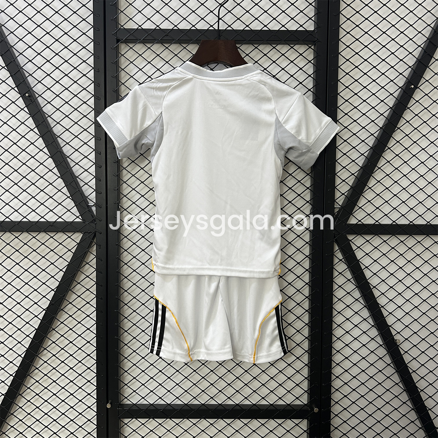 Real Madrid 25-26 Home Kids Kit (Leaked Version) - SOCCERDEALSHOP