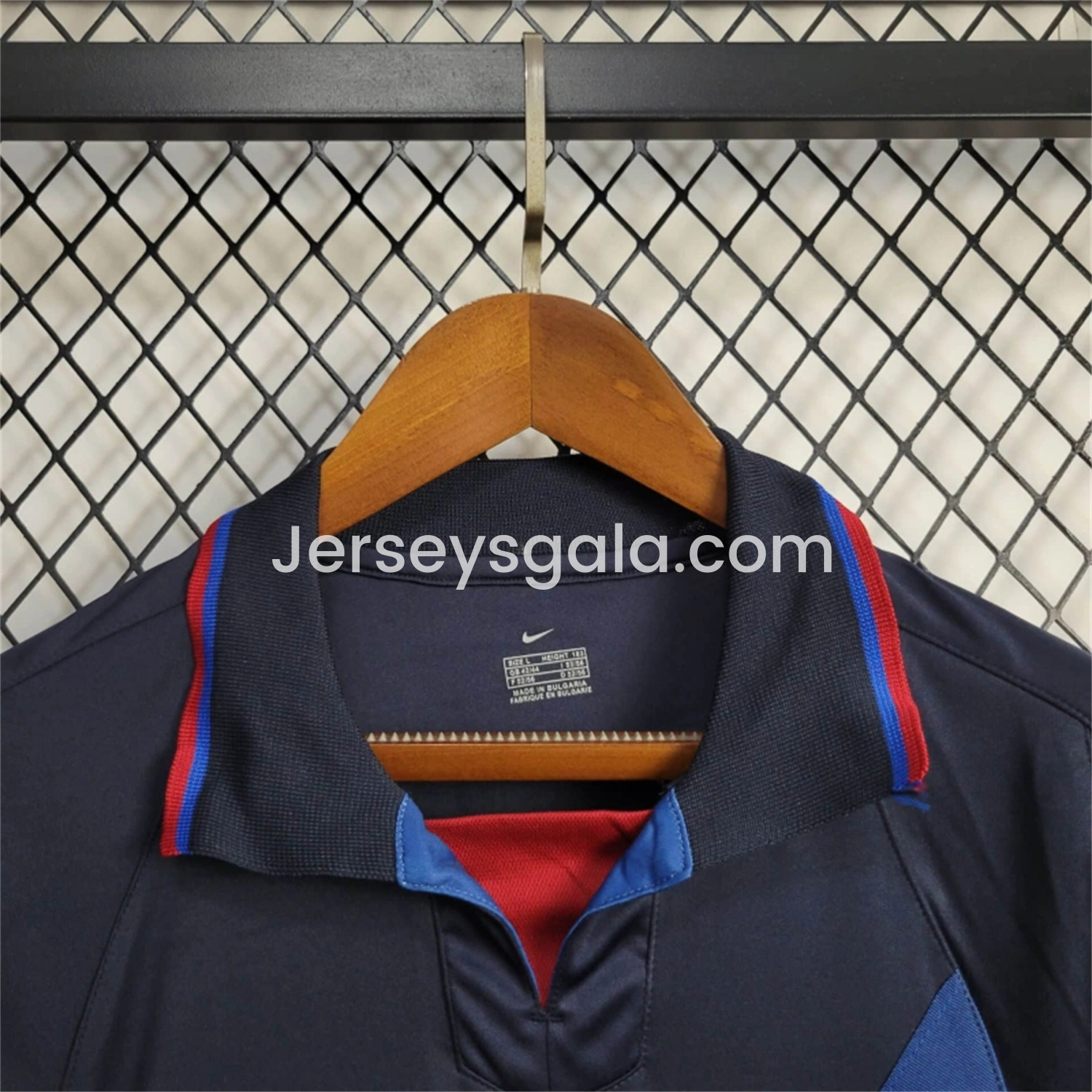 B.A.R.S.A Retro 02-03 Away Jersey - SOCCERDEALSHOP