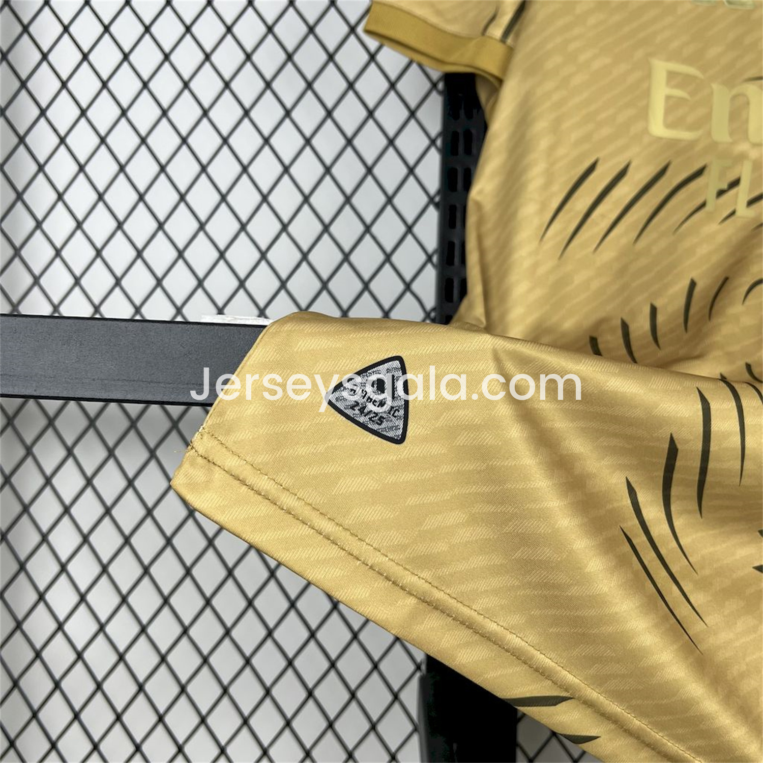 Real Madrid 25-26 Gold Swirl Training Jersey - Fans Version - SOCCERDEALSHOP