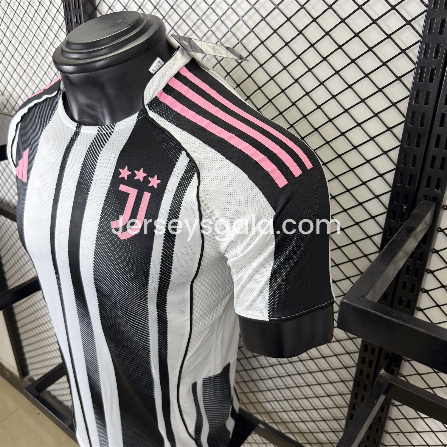 Juventus 25-26 Home Stadium Jersey - Player Version - SOCCERDEALSHOP