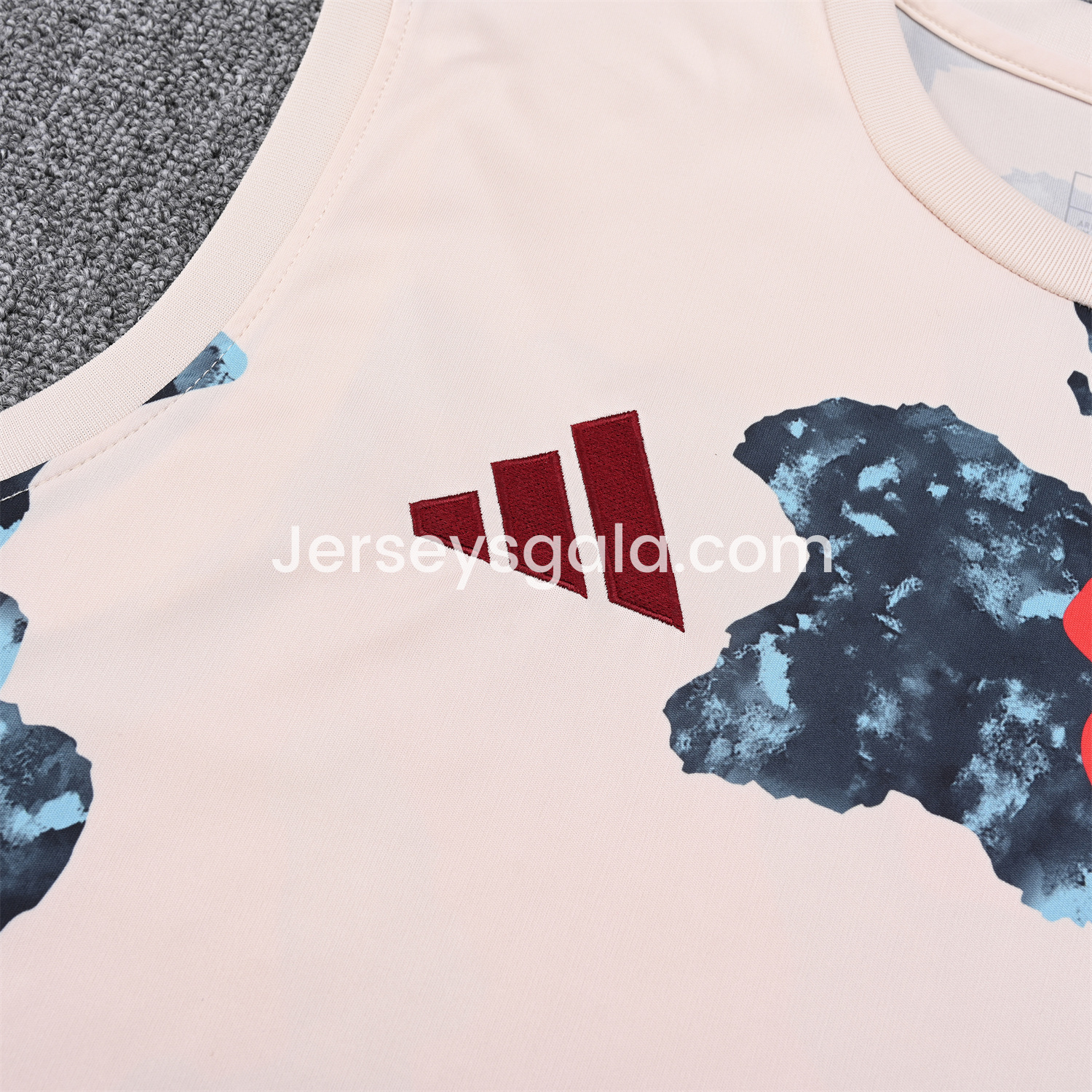 Bayern Munich 24-25 Pre-Match Vest Training Set - CamouflageTop & Black Shorts - SOCCERDEALSHOP