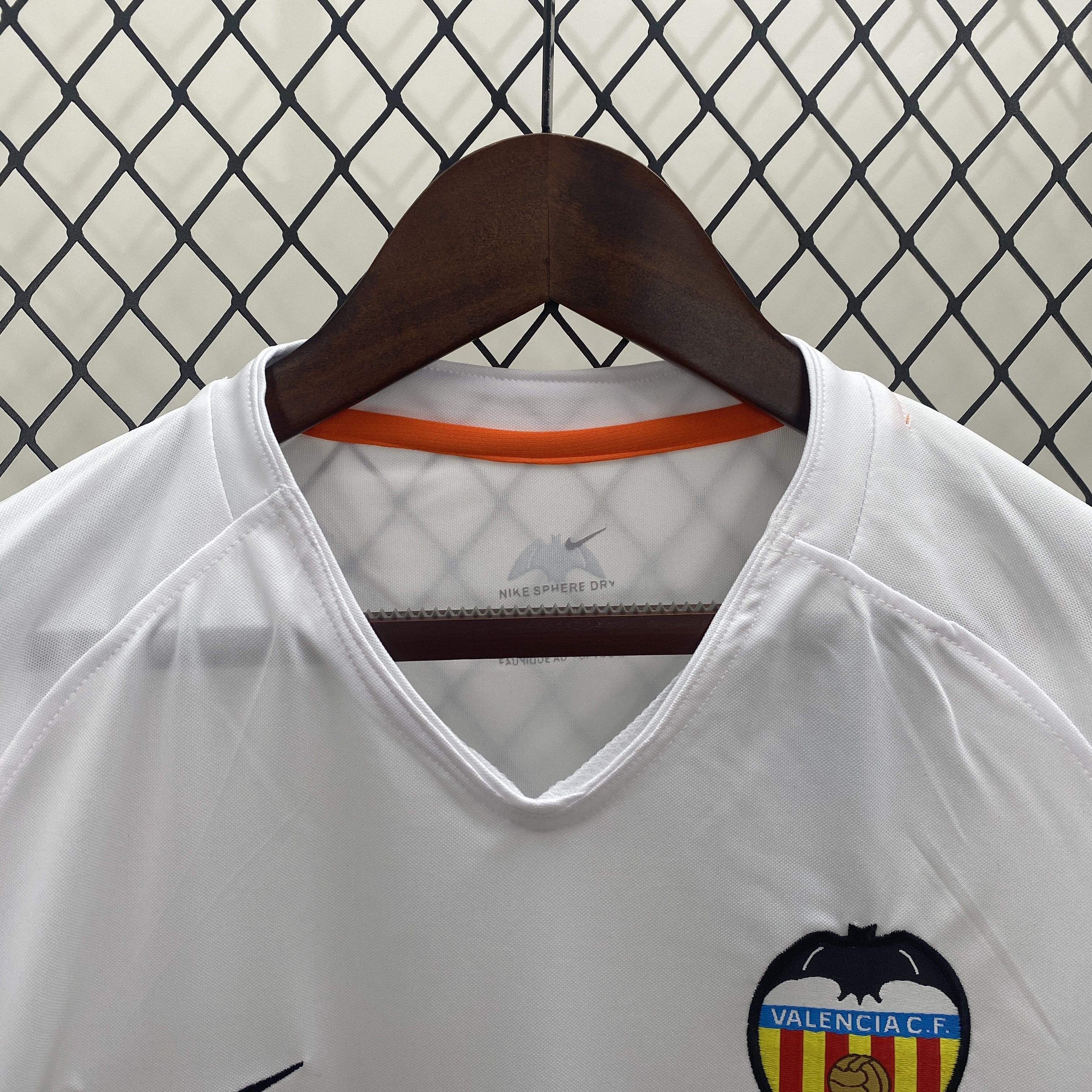 Retro Valencia 2006-07 Home Jersey - SOCCERDEALSHOP