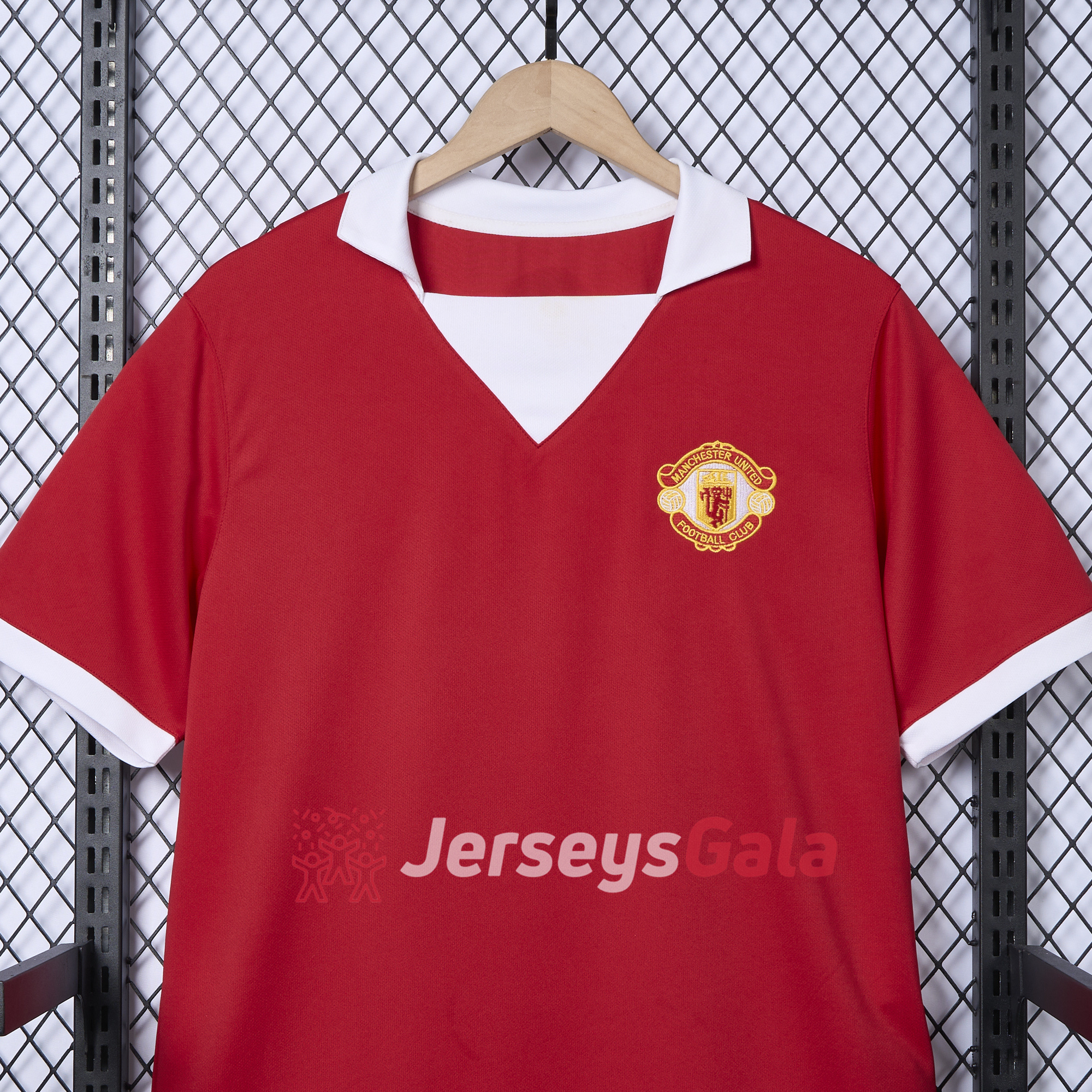 Manchester United Retro 1972-73 Home Jersey - SOCCERDEALSHOP