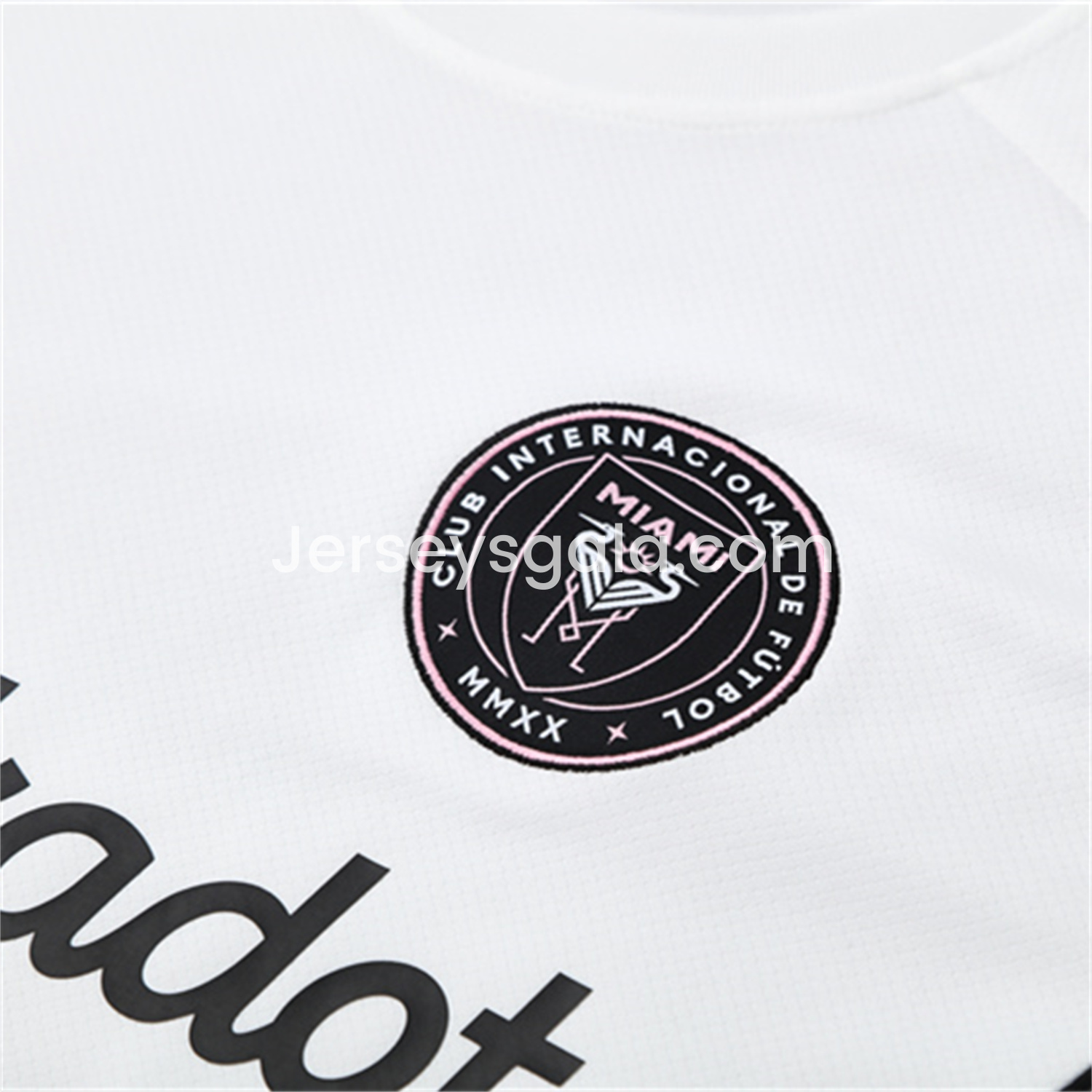 INT M.A.M 25-26 Kids Short-Sleeve Training Set - White Top and Black Shorts - SOCCERDEALSHOP