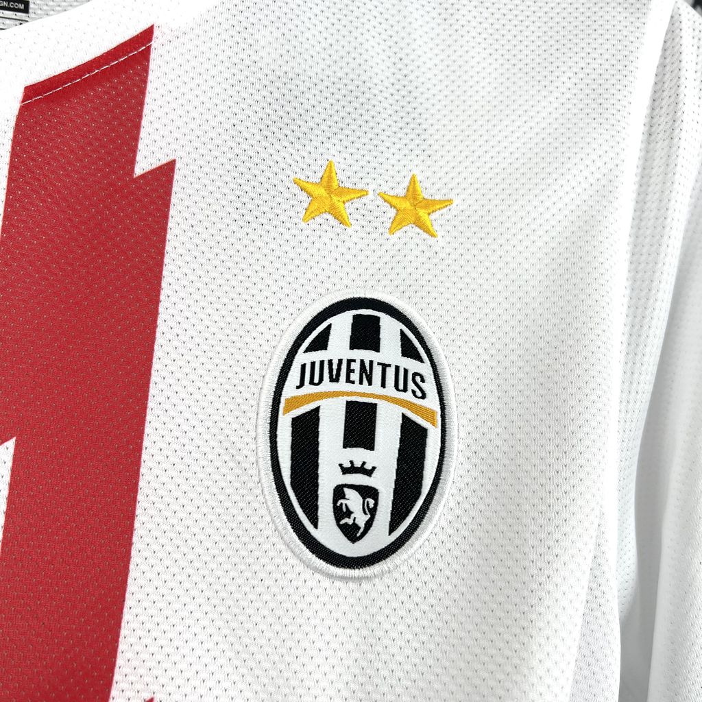 Retro Juventus 2010-11 Away Jersey - SOCCERDEALSHOP