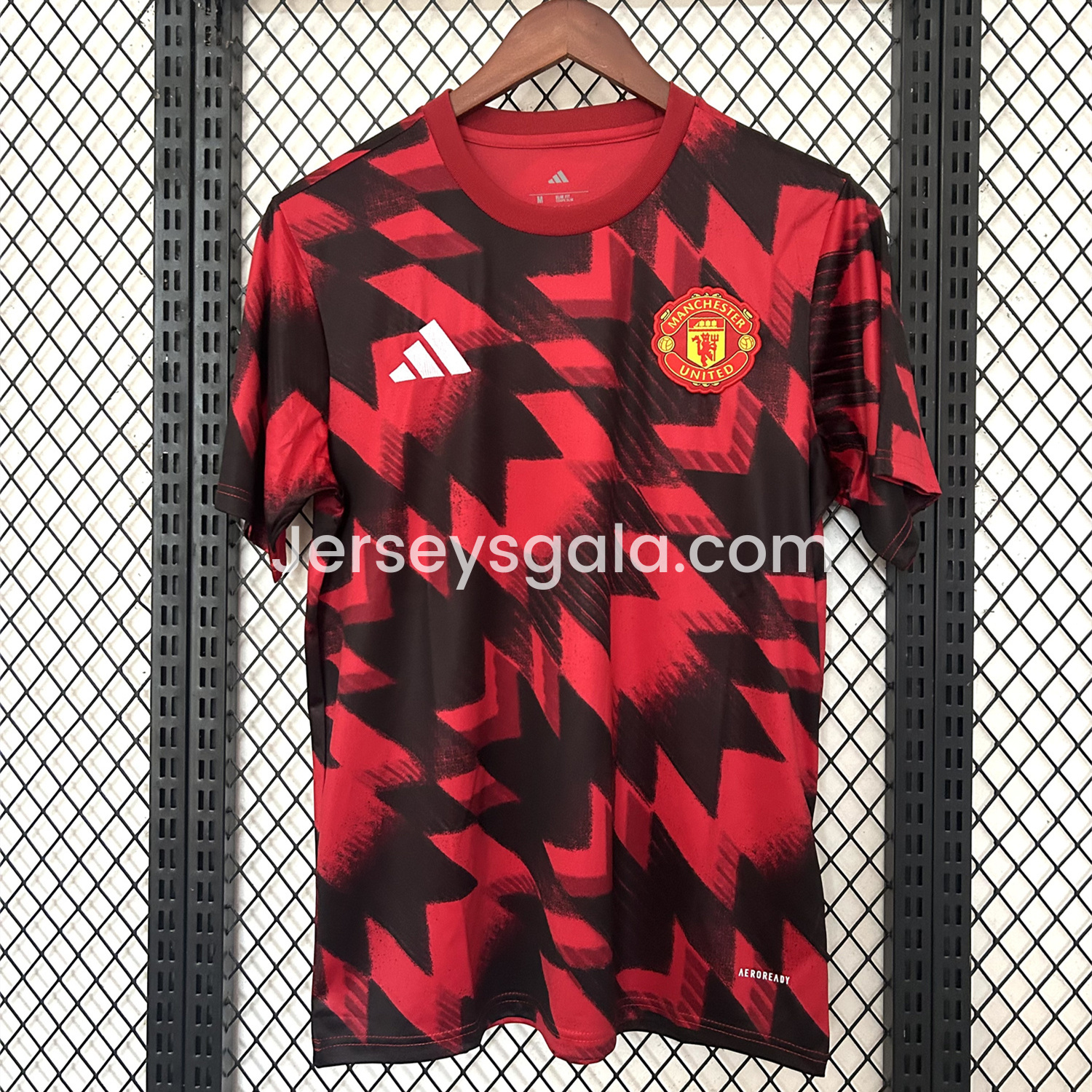 Manchester United 25-26 Red Pre-match Training Jersey - Fans Version - SOCCERDEALSHOP
