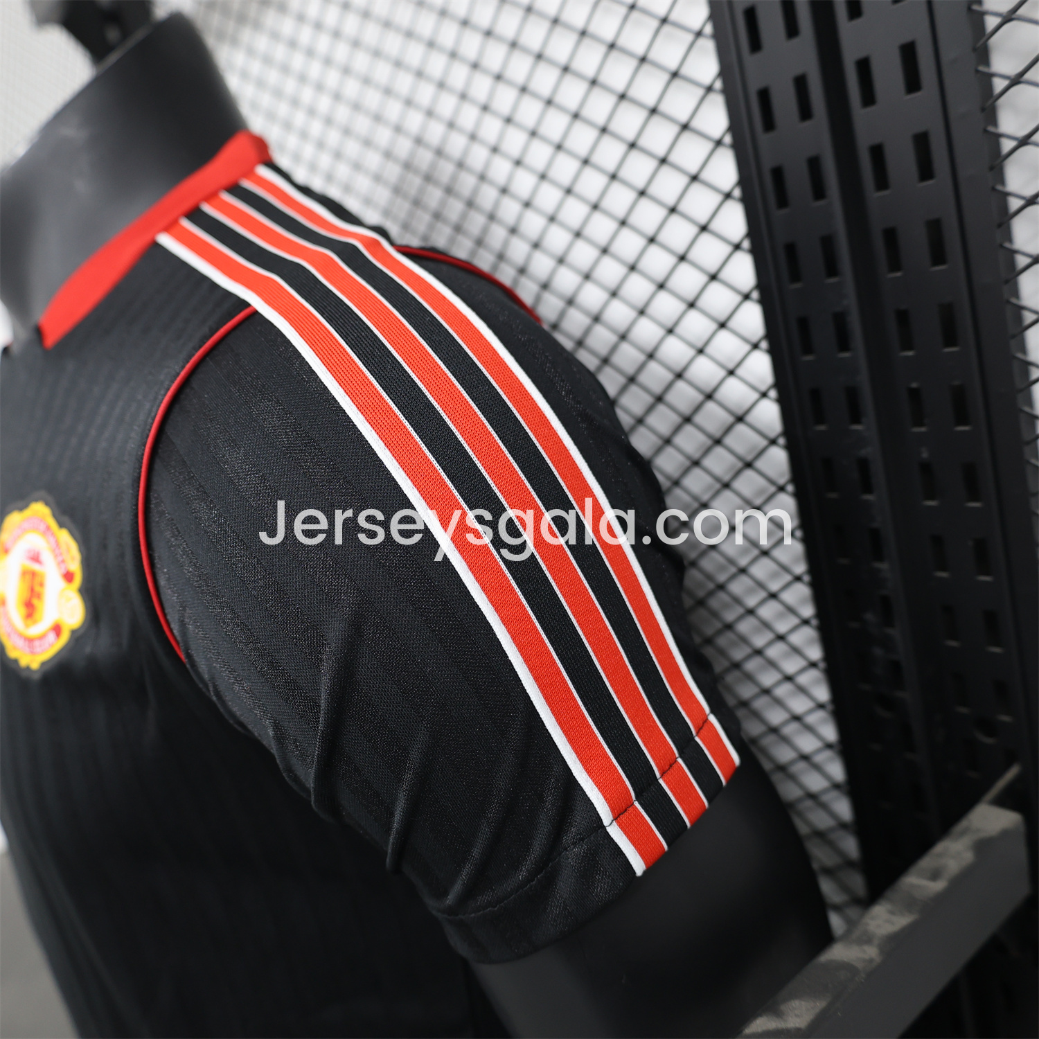 Manchester United 24-25 Black Icon Retro Jersey - Player Version - SOCCERDEALSHOP