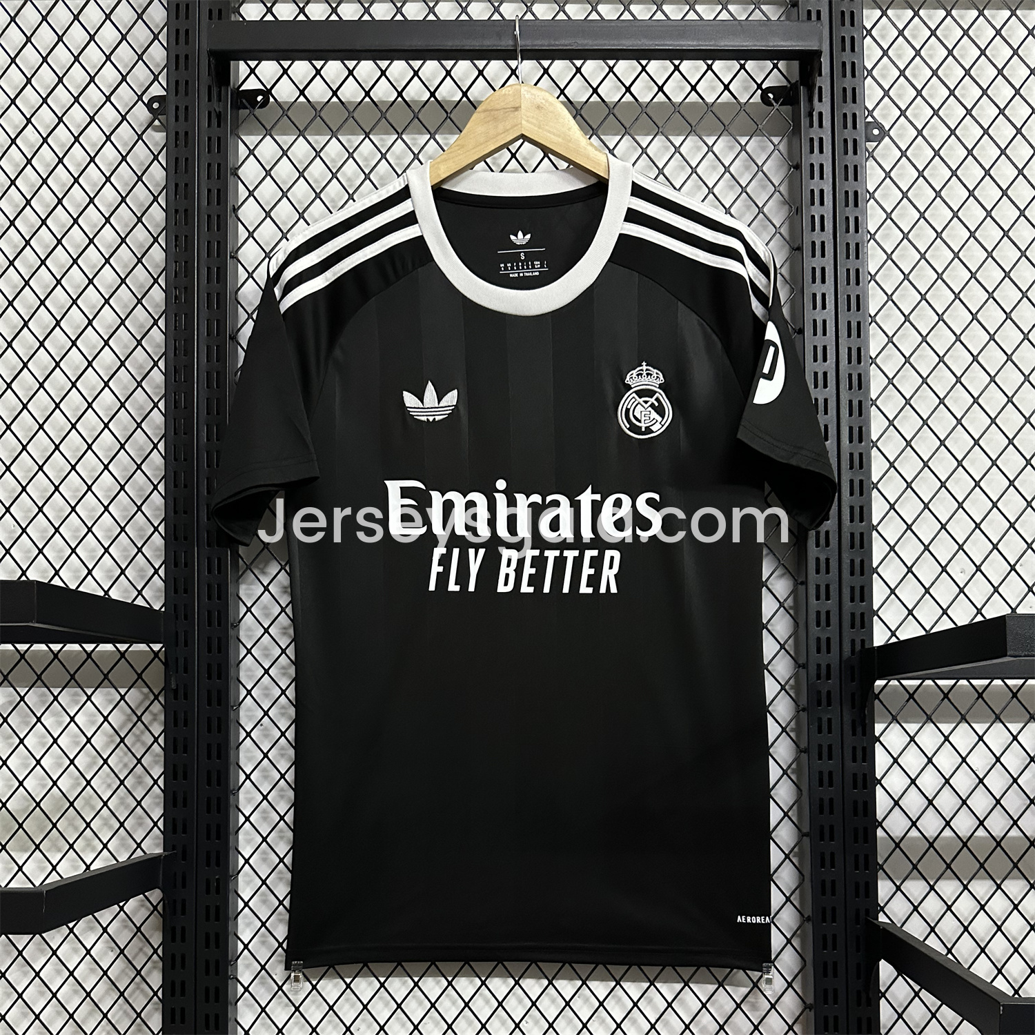 Real Madrid 25-26 Black Terrace Goalkeeper Jersey - Fans Version - SOCCERDEALSHOP