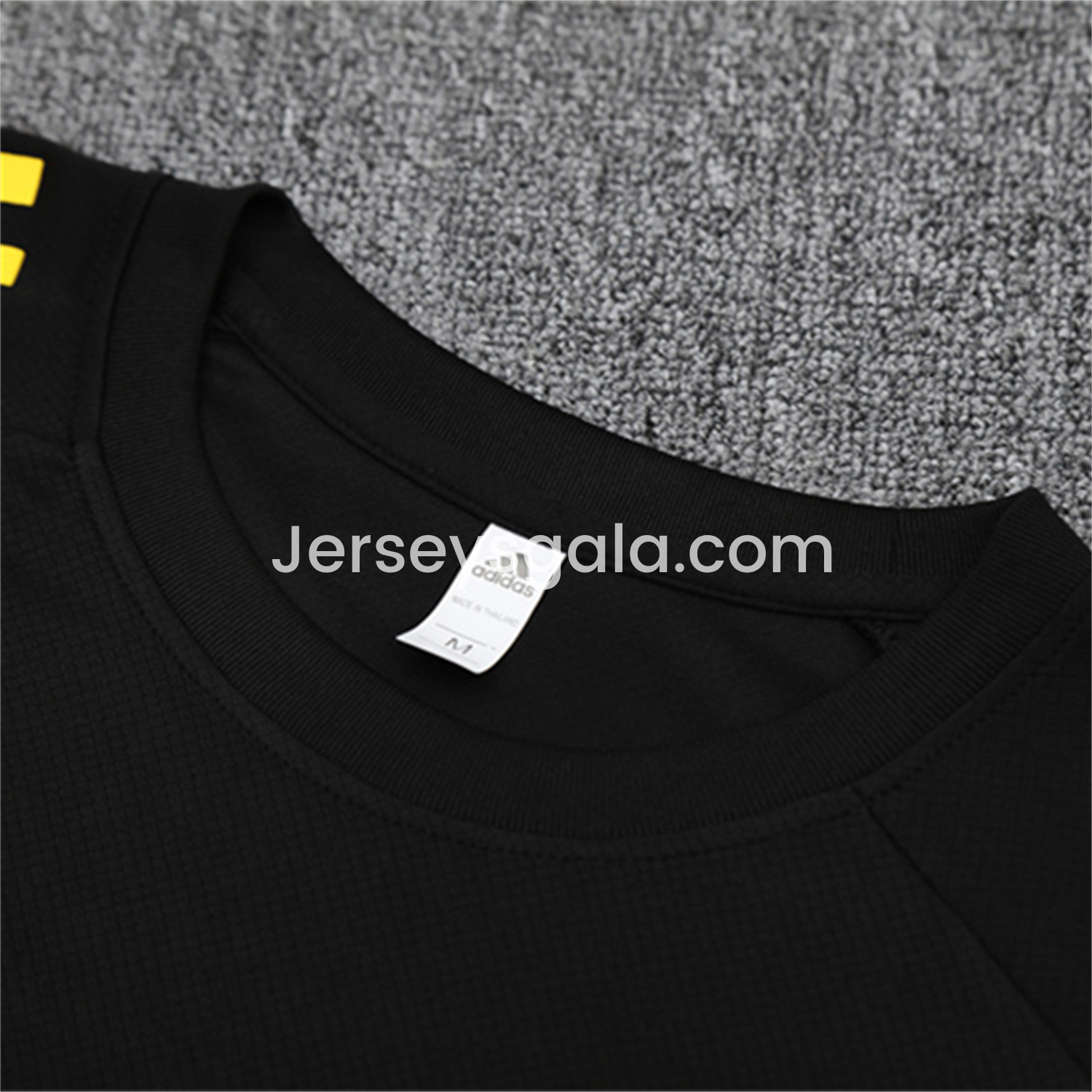 Manchester United 25-26 Kids Short-Sleeve Training Set - Black Top & Black shorts - SOCCERDEALSHOP