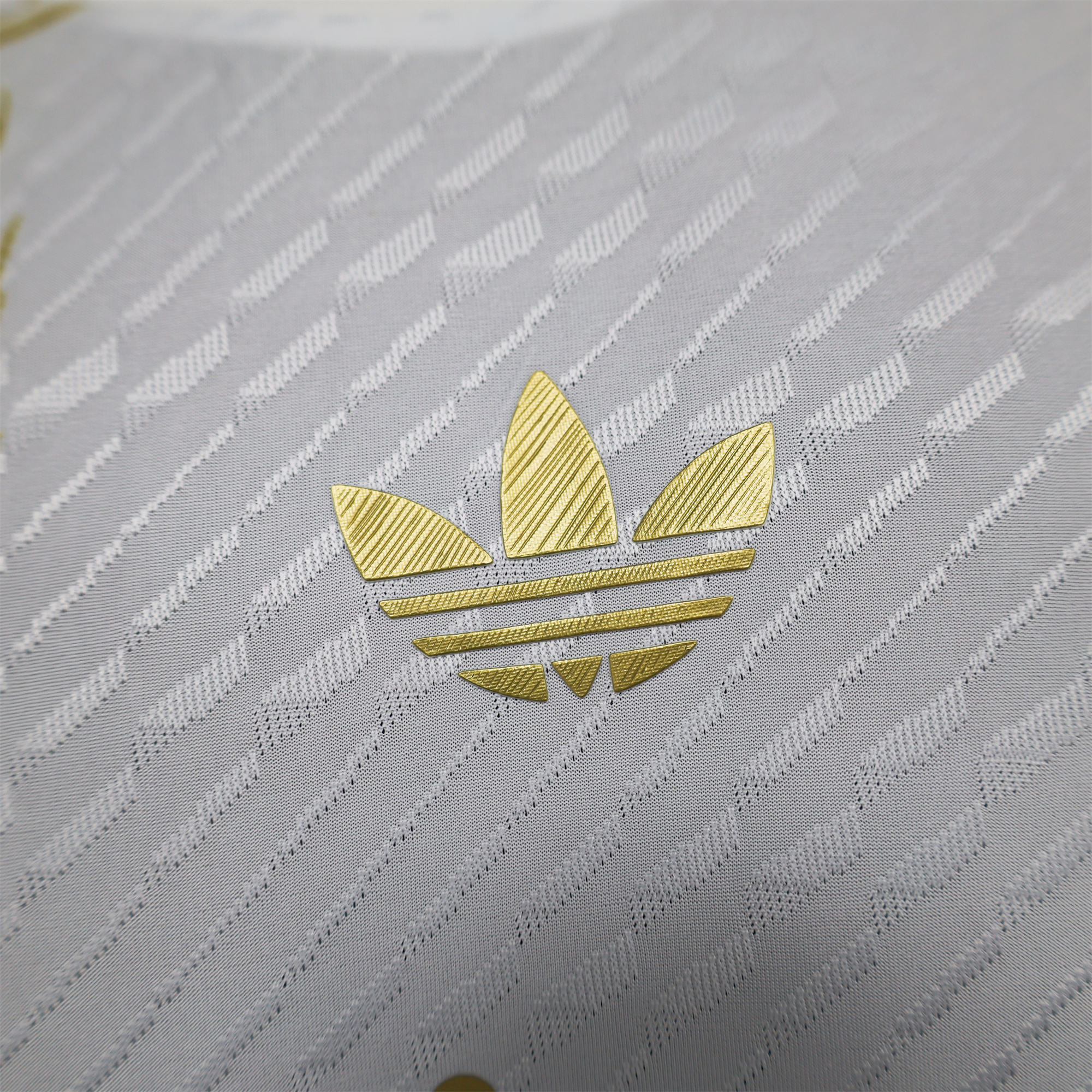 Real Madrid 24-25 Gold Dragons Pattern White Special Edition Jersey - Player Version - SOCCERDEALSHOP