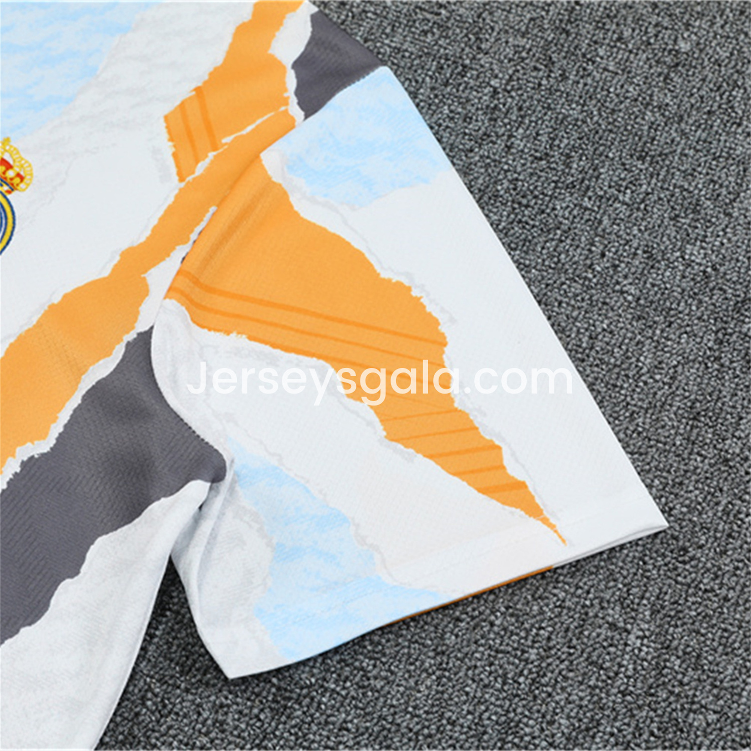 Real Madrid 24-25 Pre-Match Kids Short-Sleeve Training Set - Camouflage - SOCCERDEALSHOP